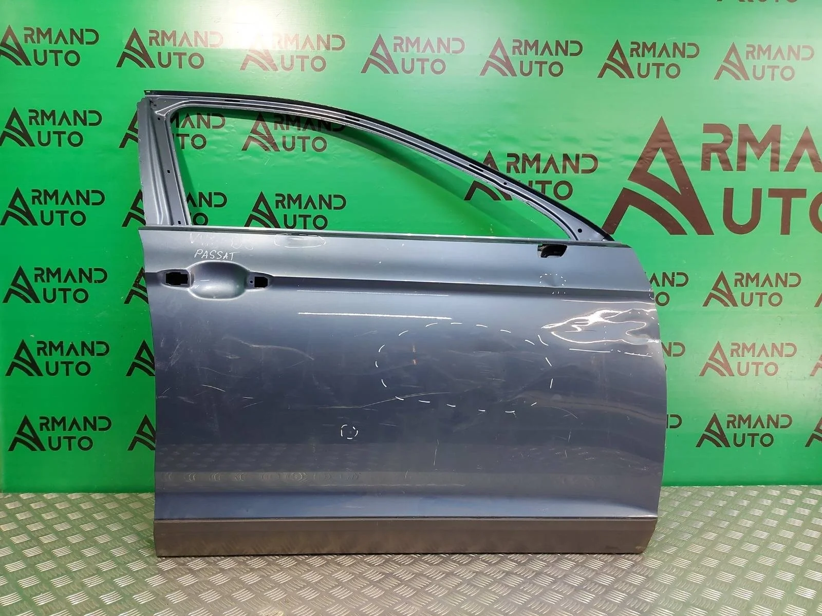 Дверь Volkswagen Passat 2014-2023 3G0831056AG B8, передняя правая