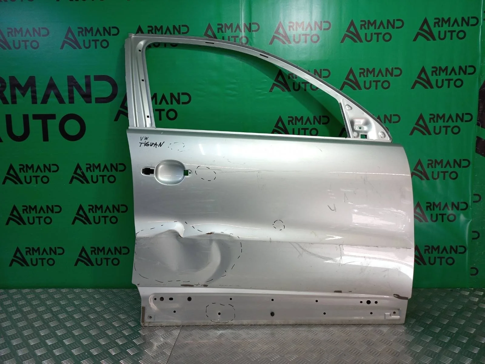 Дверь Volkswagen Tiguan 2007-2018 5N0831056B 1, передняя правая