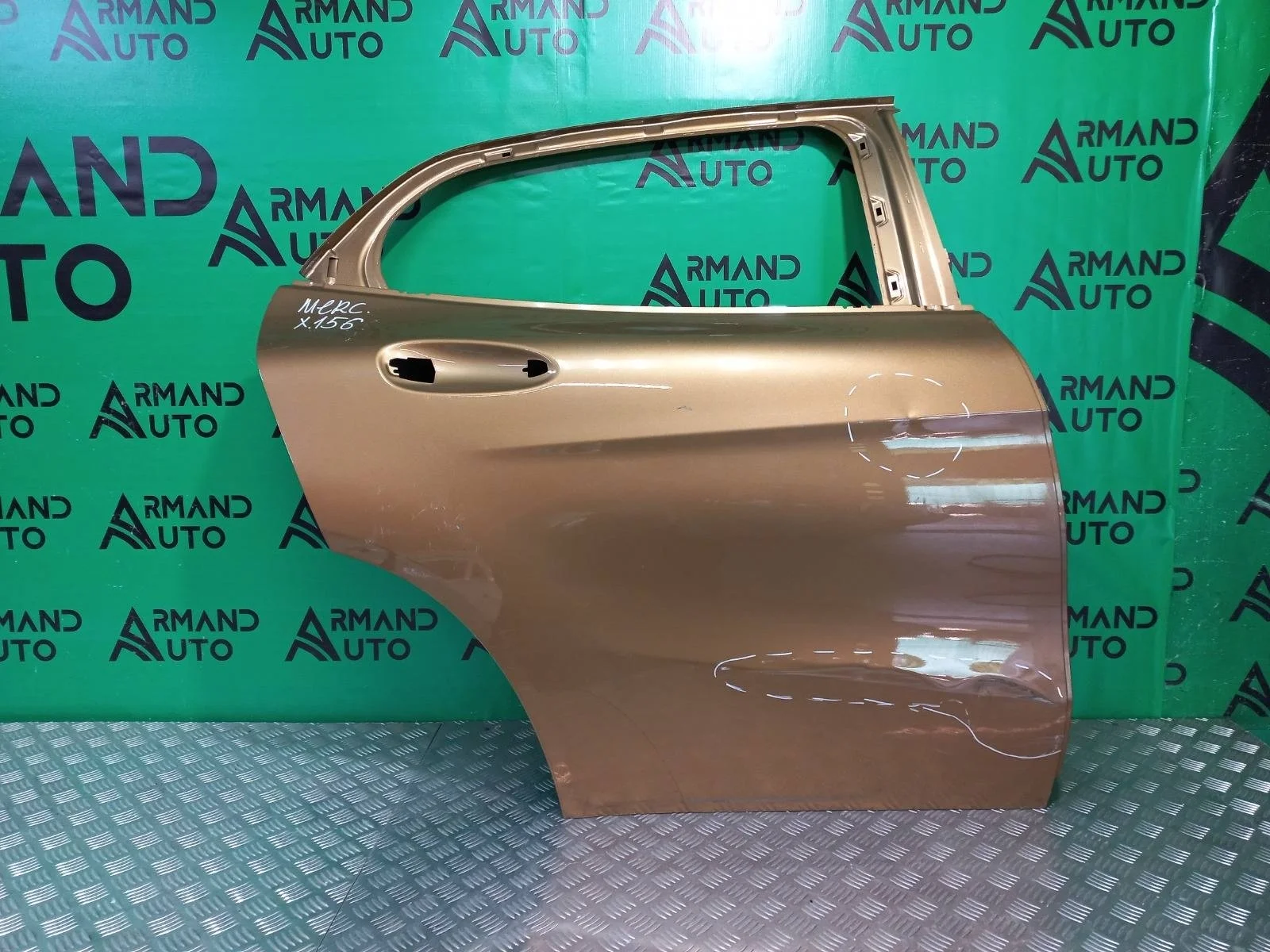 Дверь Mercedes GLA-Class 2013-2020 A1567300205 X156, задняя правая