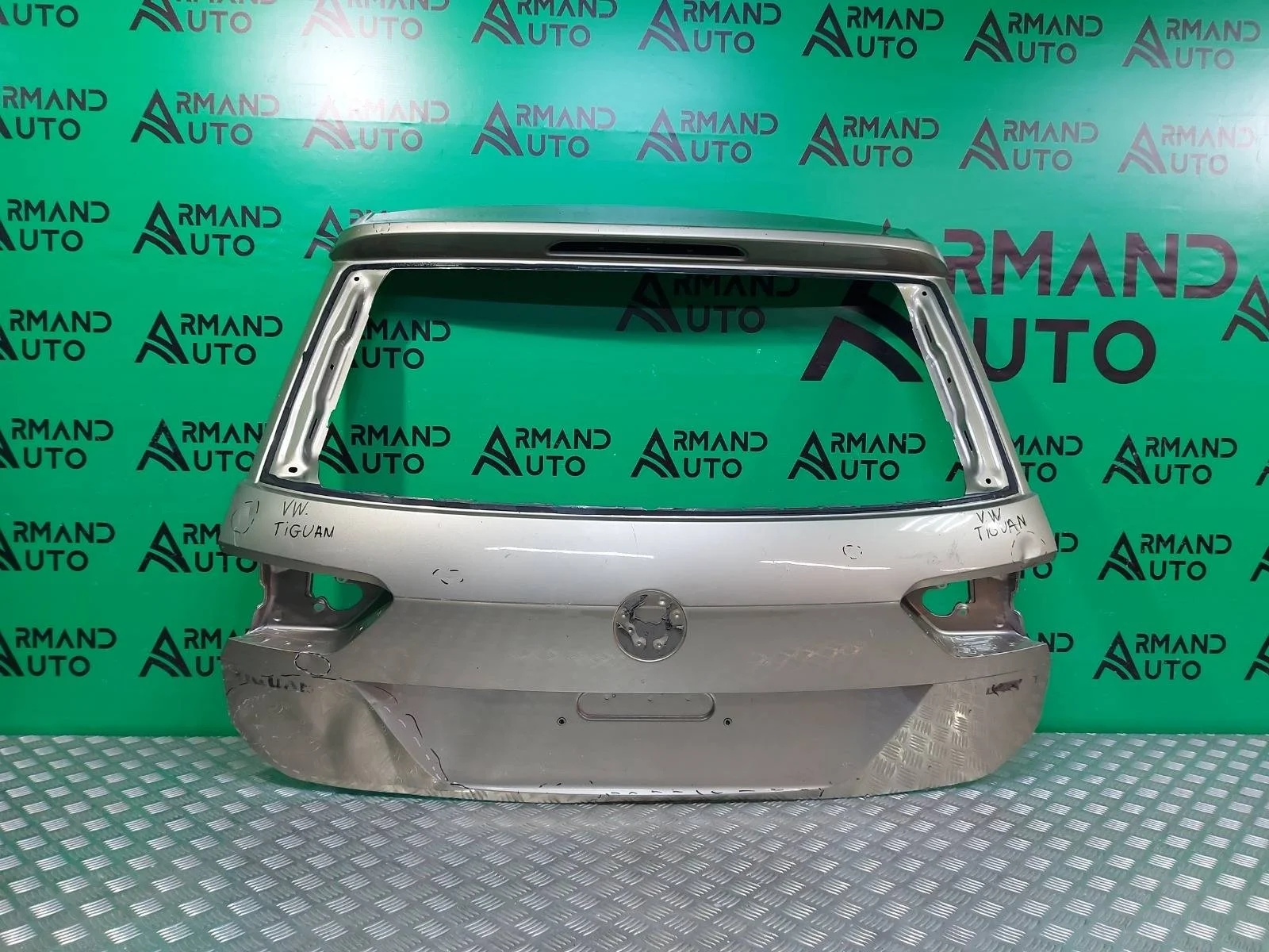 Дверь багажника Volkswagen Tiguan 2016-нв 5NA827025L 2