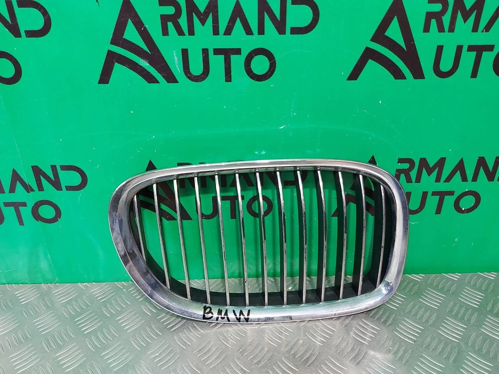 Решетка радиатора BMW 7 series 2008-2012 51117184152 F01 F02 F04, правая