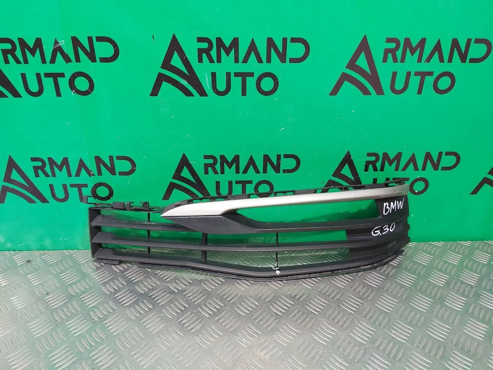 Решетка бампера BMW 5 series 2016-2020 51117385261 G30 G31, передняя левая