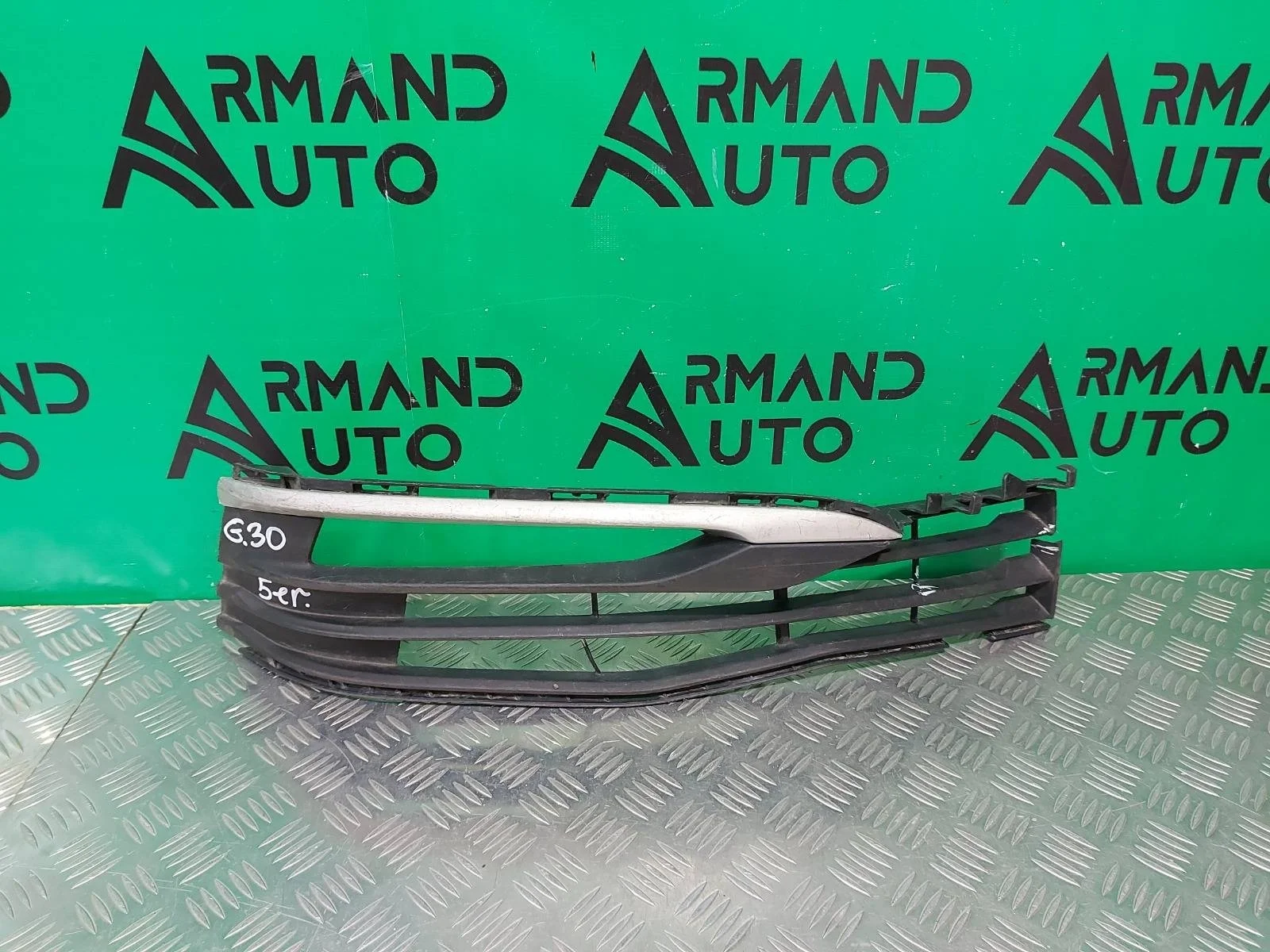 Решетка бампера BMW 5 series 2016-2020 51117385262 G30 G31, передняя правая