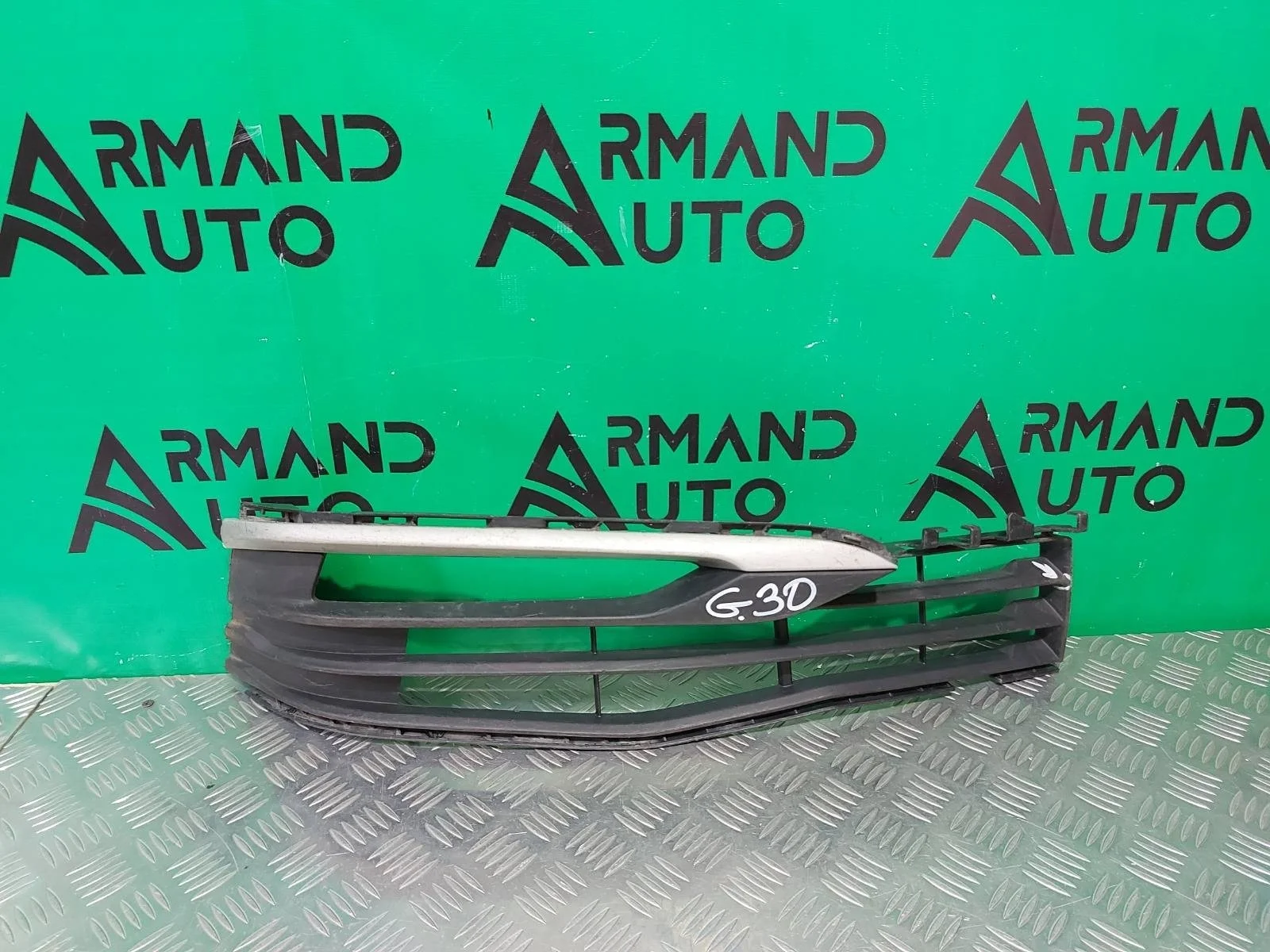 Решетка бампера BMW 5 series 2016-2020 51117385262 G30 G31, передняя правая