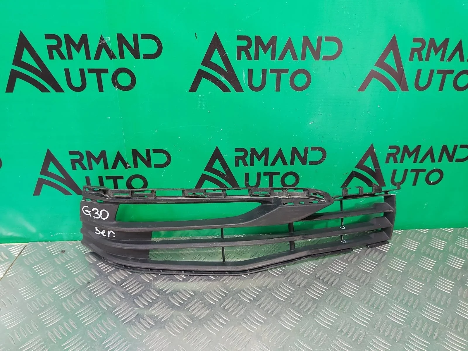 Решетка бампера BMW 5 series 2016-2020 51117385262 G30 G31, передняя правая
