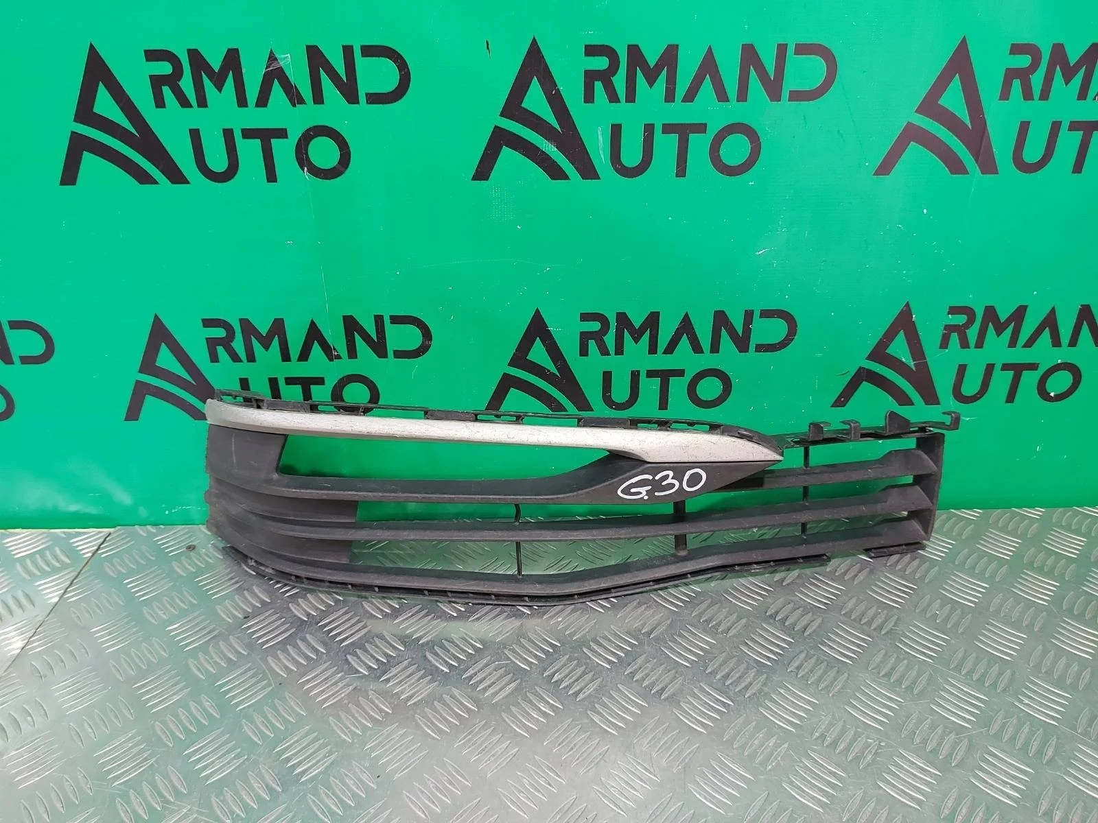 Решетка бампера BMW 5 series 2016-2020 51117385262 G30 G31, передняя правая