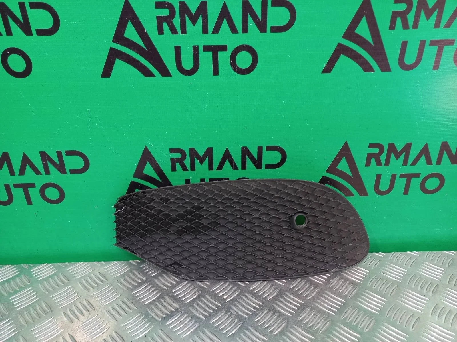 Решетка бампера Mercedes E-Class 2016-2020 A2138851500 W213, передняя левая