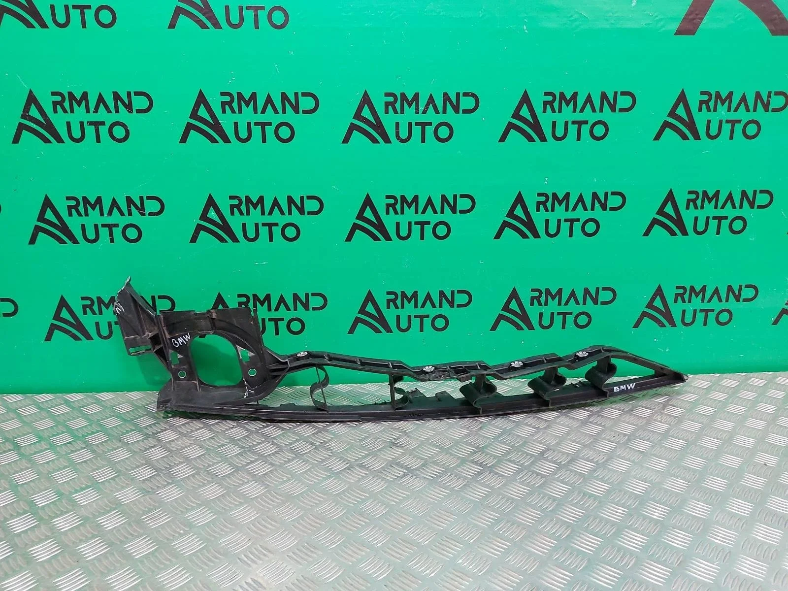 Кронштейн крыла BMW X5 2006-2013 51657157990 E70, передний правый