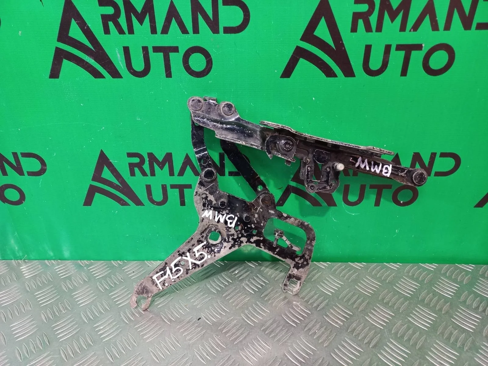 Петля капота BMW X5 2013-2018 41007381781 F15, левая