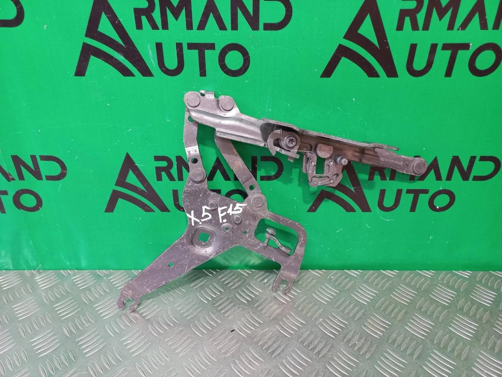 Петля капота BMW X5 2013-2018 41007381781 F15, левая