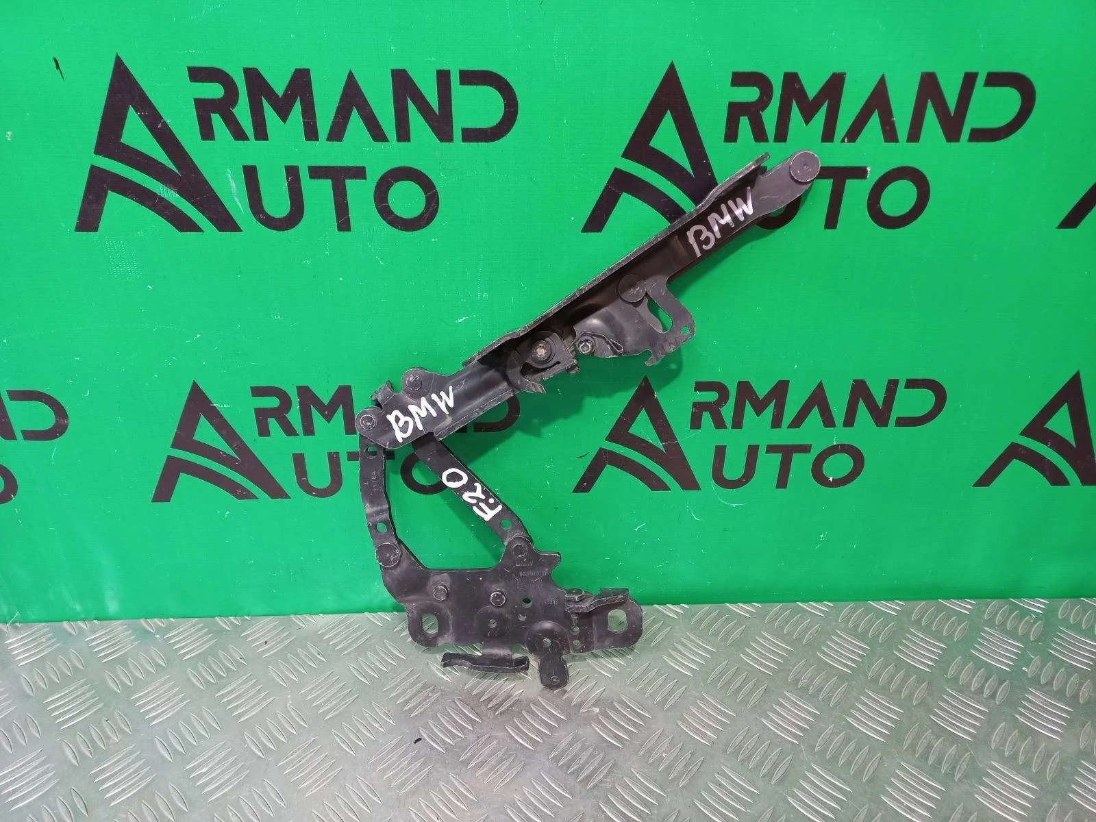 Петля капота BMW 1 series 2011-2019 41617286343 F20 F21, левая