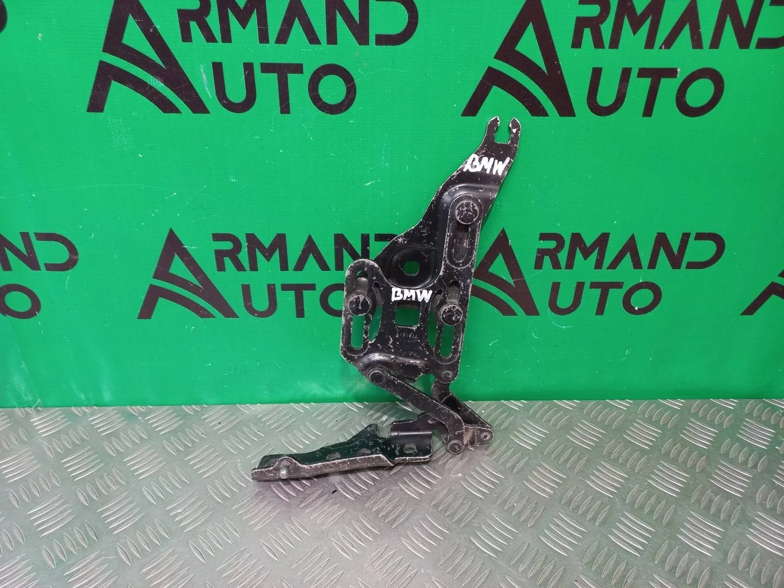 Петля капота BMW X5 2006-2013 41007198617 E70, левая