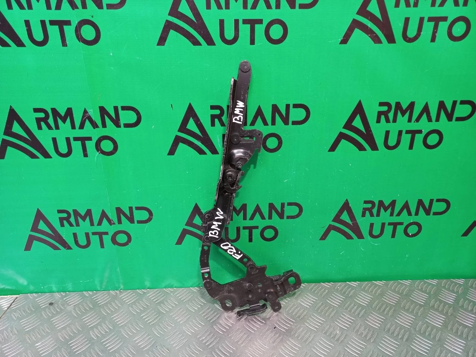 Петля капота BMW 1 series 2011-2019 41617286343 F20 F21, левая
