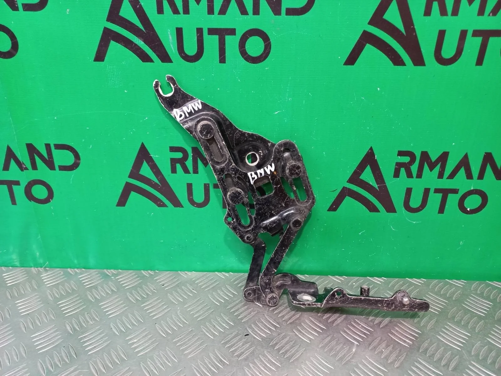 Петля капота BMW X5 2006-2013 41007198618 E70, правая