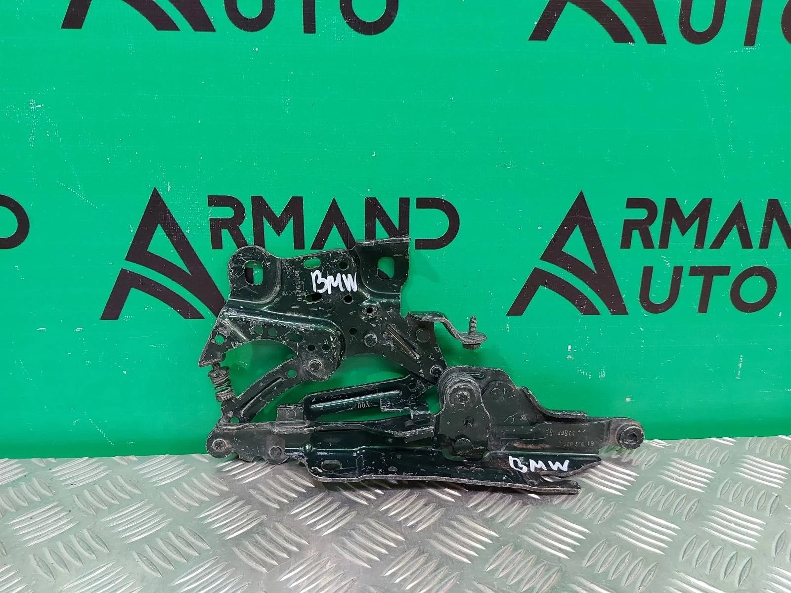 Петля капота Mini Hatch 2013-2024 41007370302 F55, правая