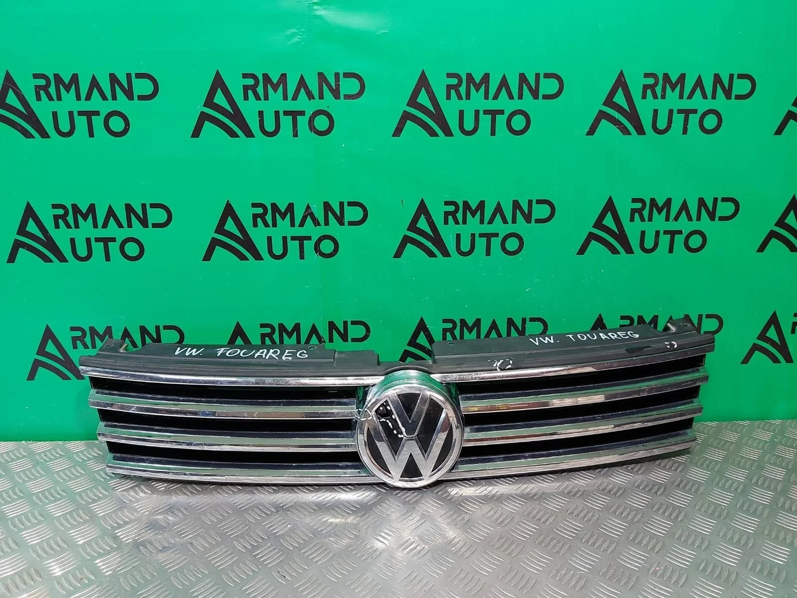 Решетка радиатора Volkswagen Touareg 2014-2018 7P6853651LZLL 2