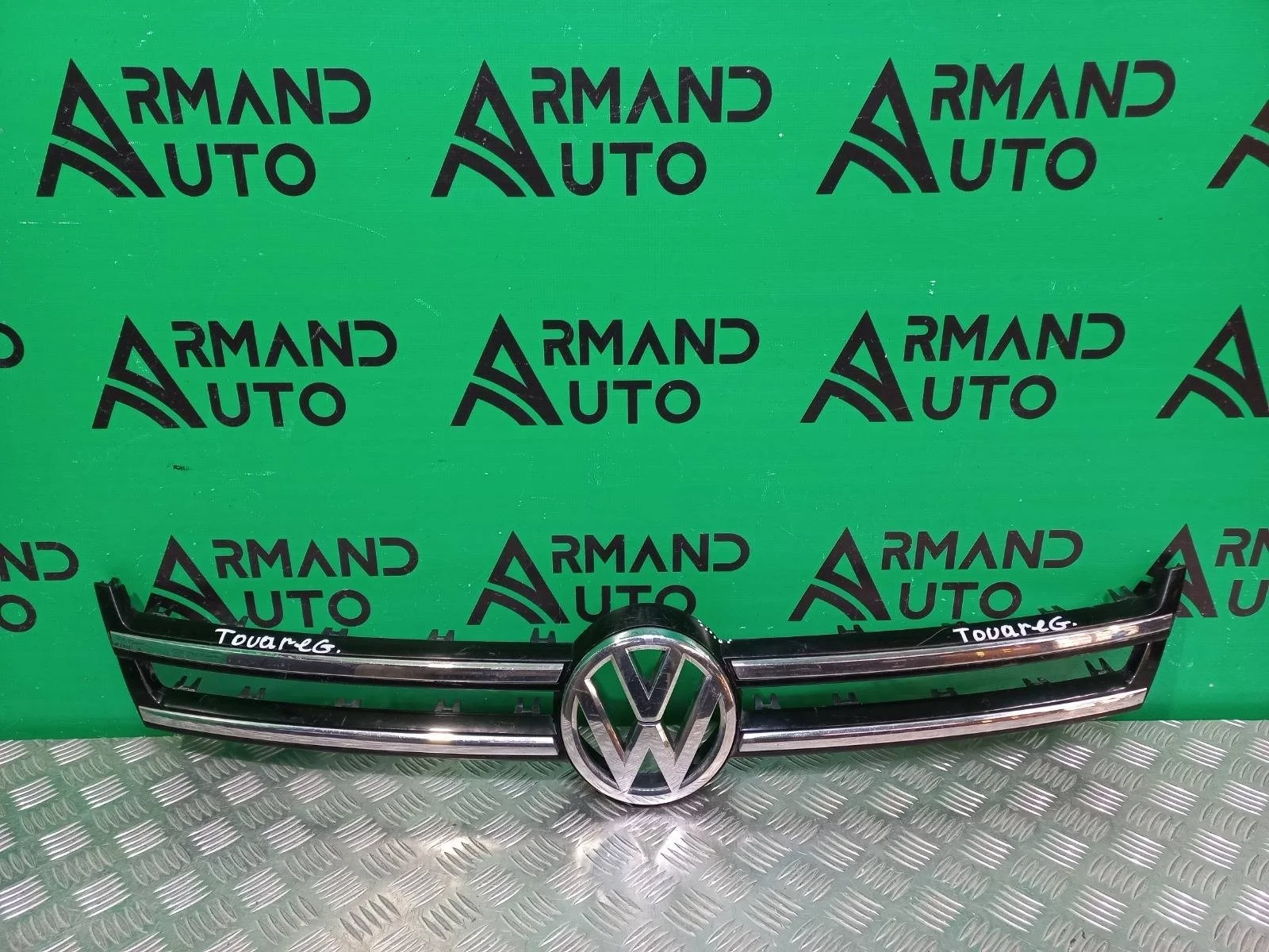 Решетка радиатора VOLKSWAGEN Touareg 2010-2014 7P6853651AZLL 2