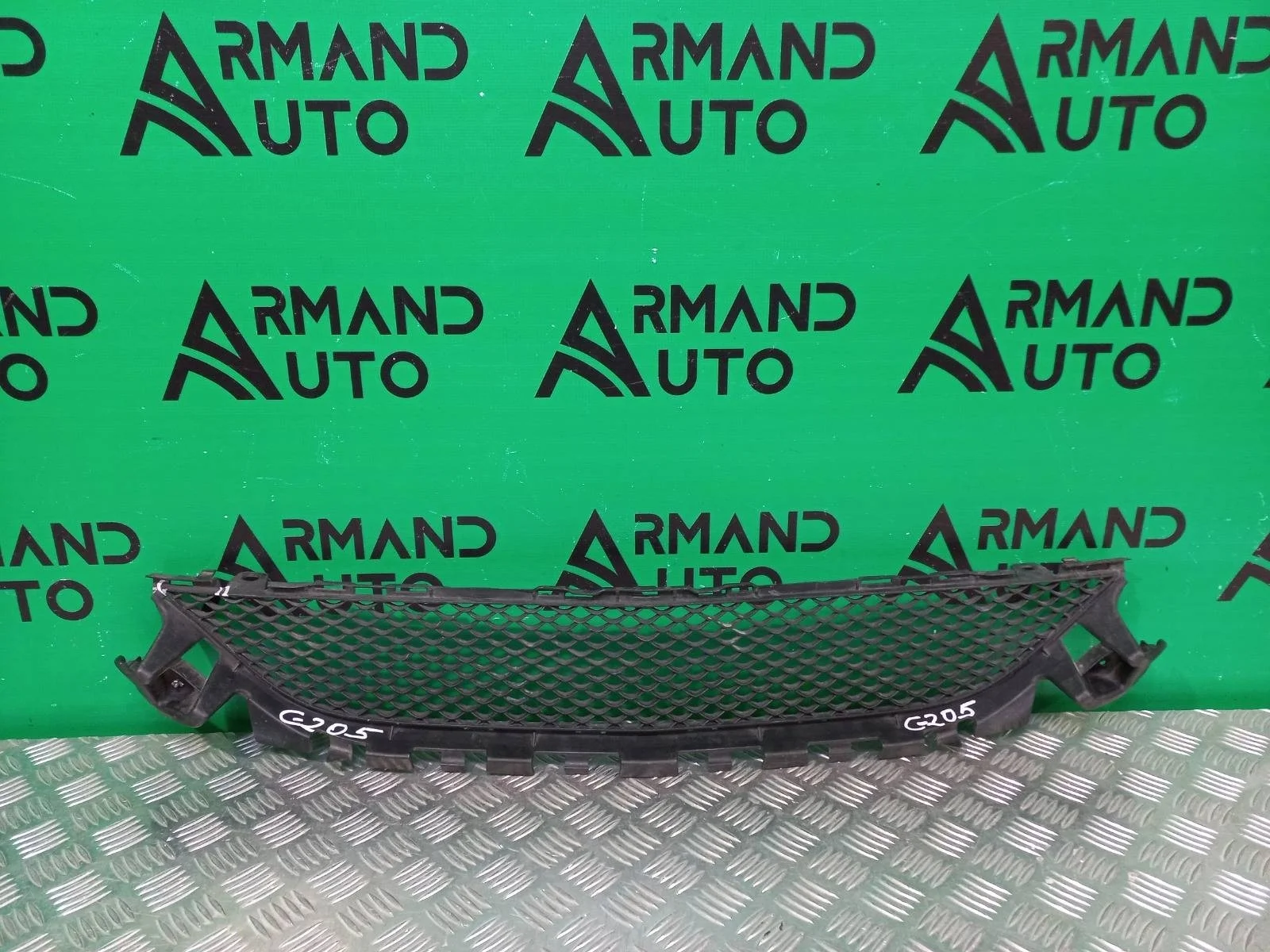 Решетка бампера Mercedes C-Class 2014-2021 A2058852123 W205, передняя