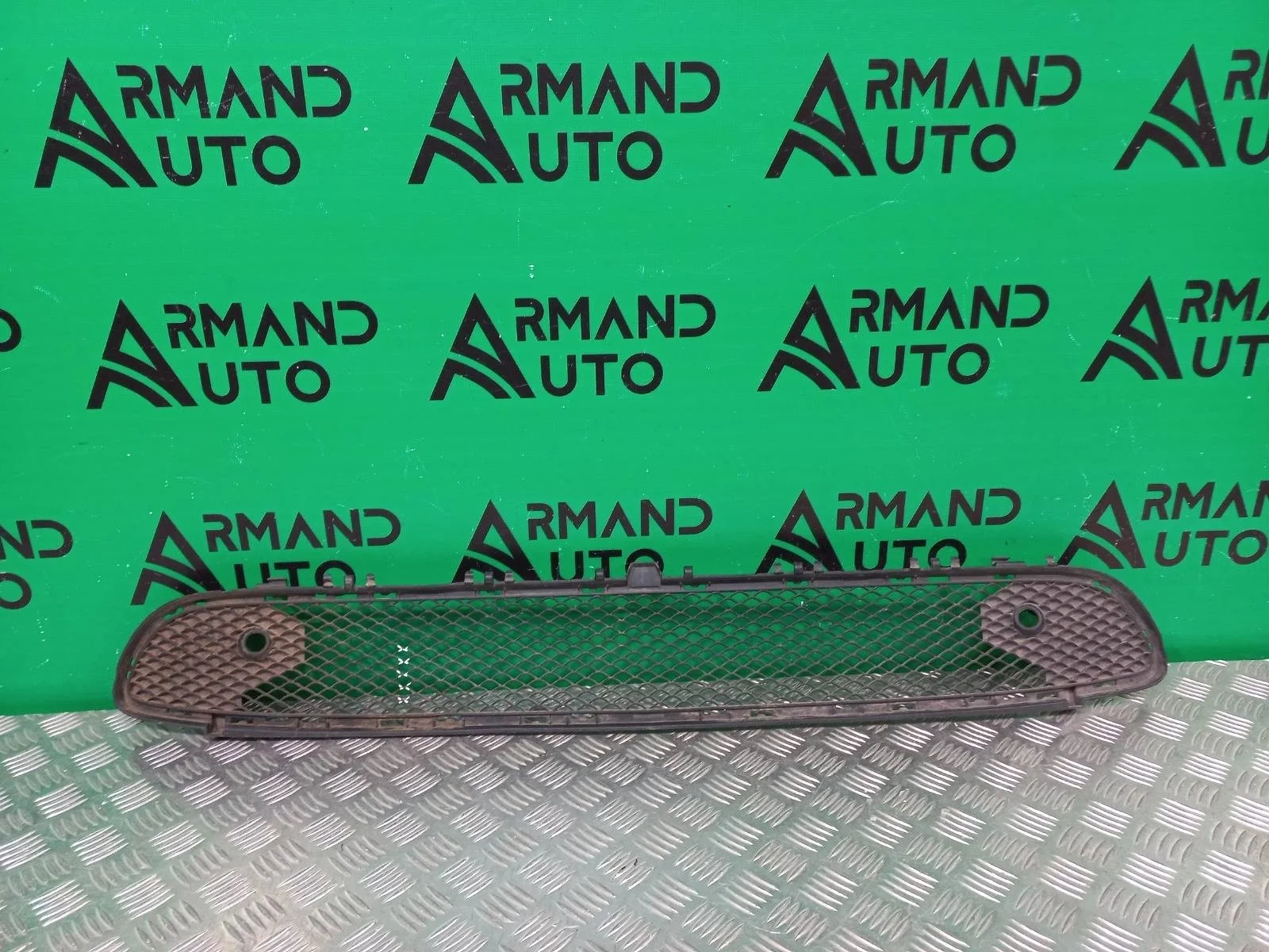 Решетка бампера Mercedes GLA-Class 2013-2017 A1568853122 X156, передняя