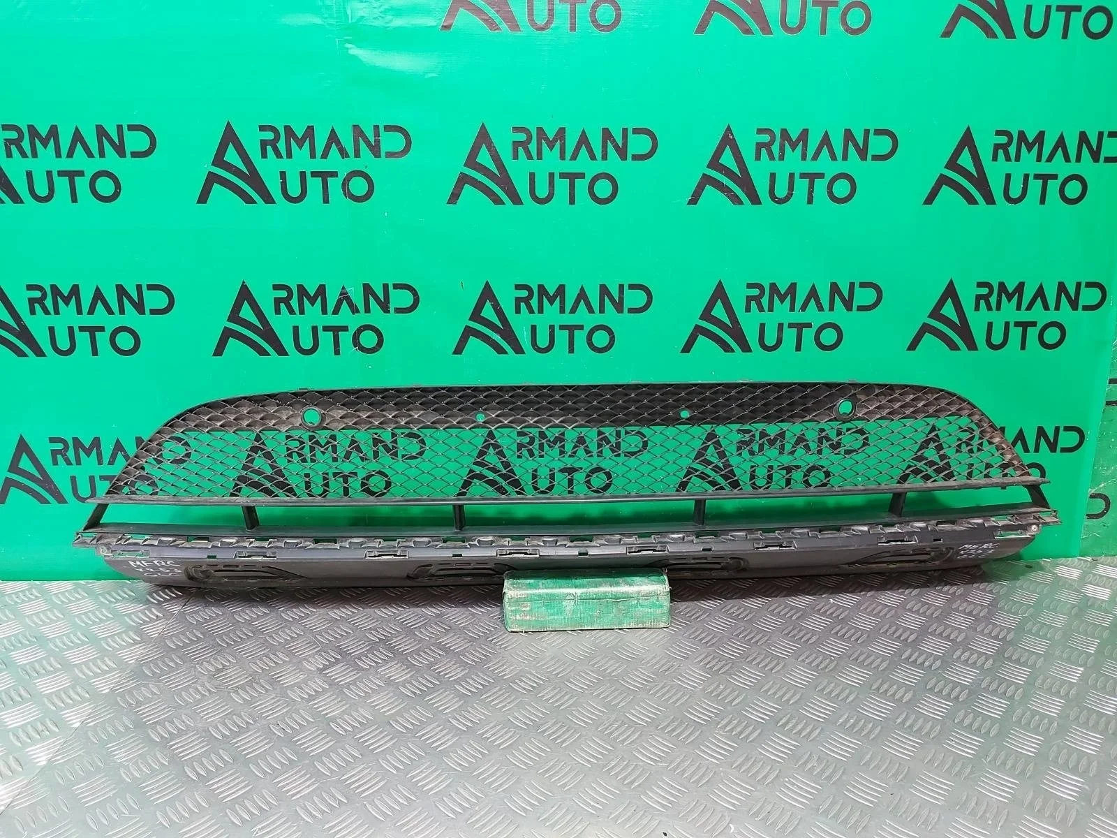 Решетка бампера Mercedes GLC-Class 2015-2019 A2538852400 X253, передняя