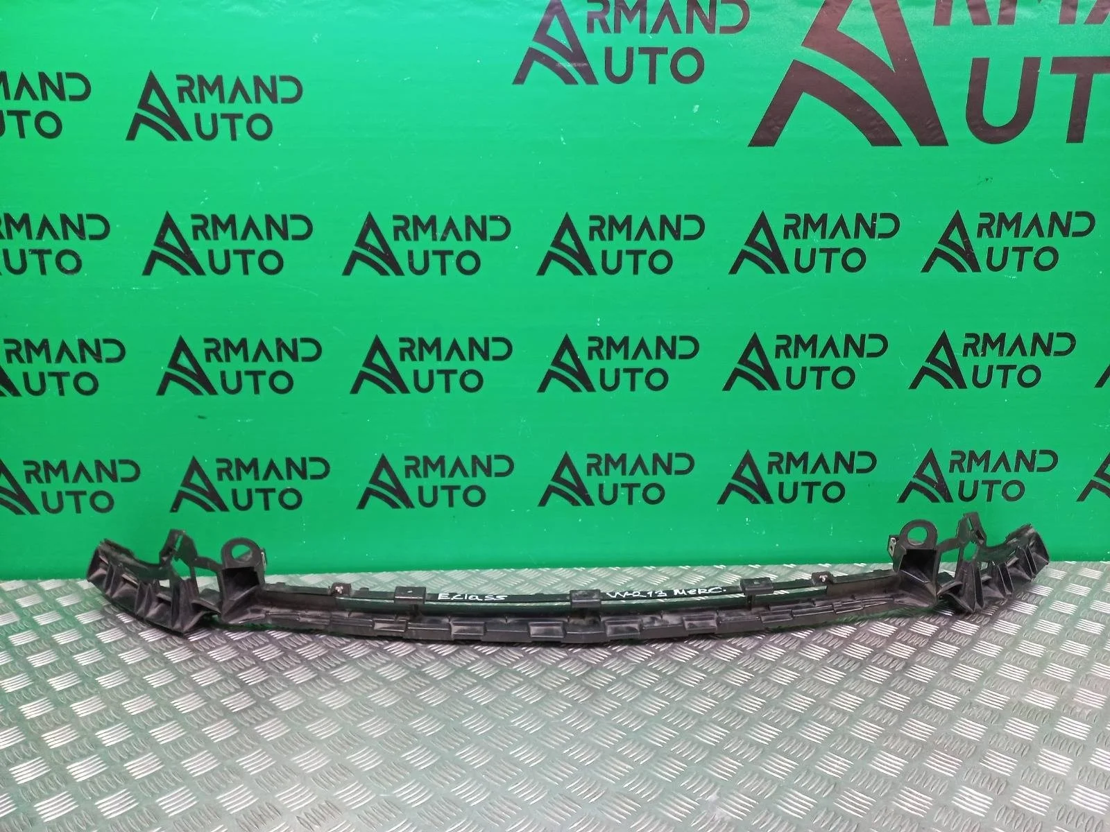 Кронштейн бампера Mercedes E-Class 2016-2020 A2138852500 W213, передний