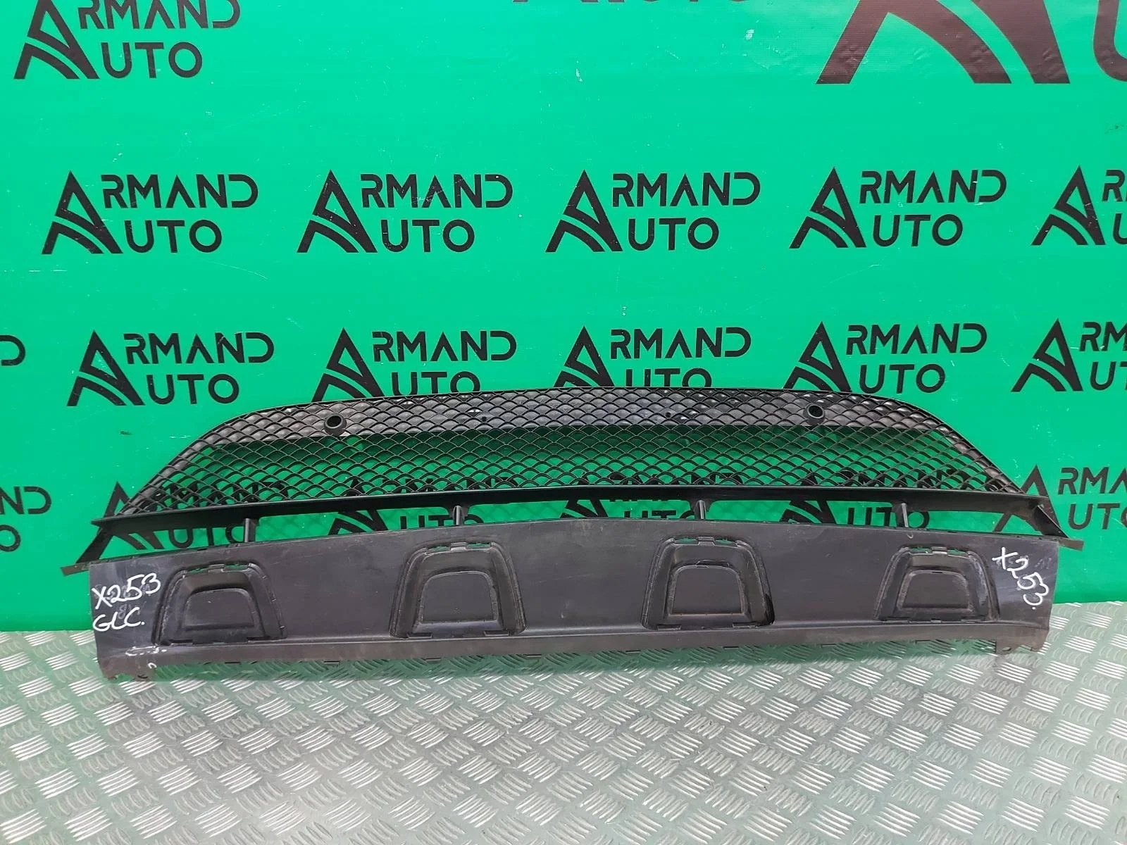 Решетка бампера Mercedes GLC-Class 2015-2019 A2538852400 X253, передняя