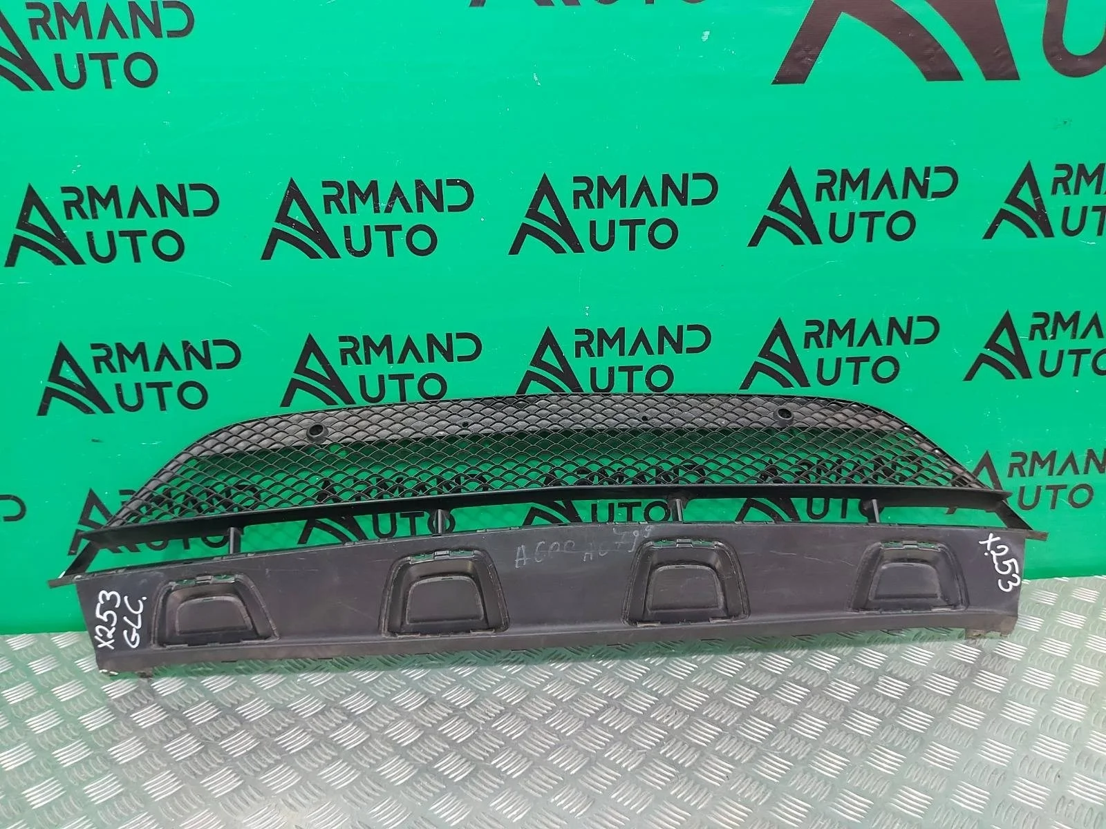Решетка бампера Mercedes GLC-Class 2015-2019 A2538852400 X253, передняя