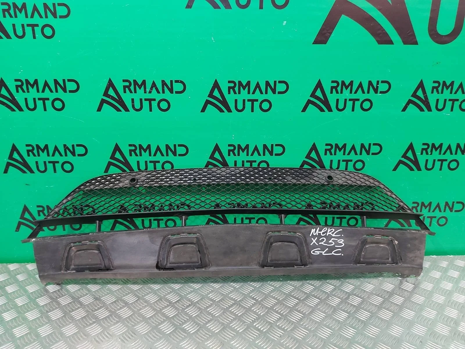 Решетка бампера Mercedes GLC-Class 2015-2019 A2538852400 X253, передняя