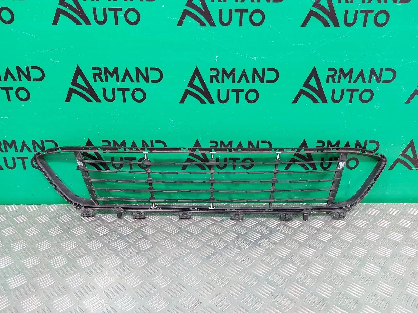 Решетка бампера BMW X1 2015-2019 51117354773 F48, передняя
