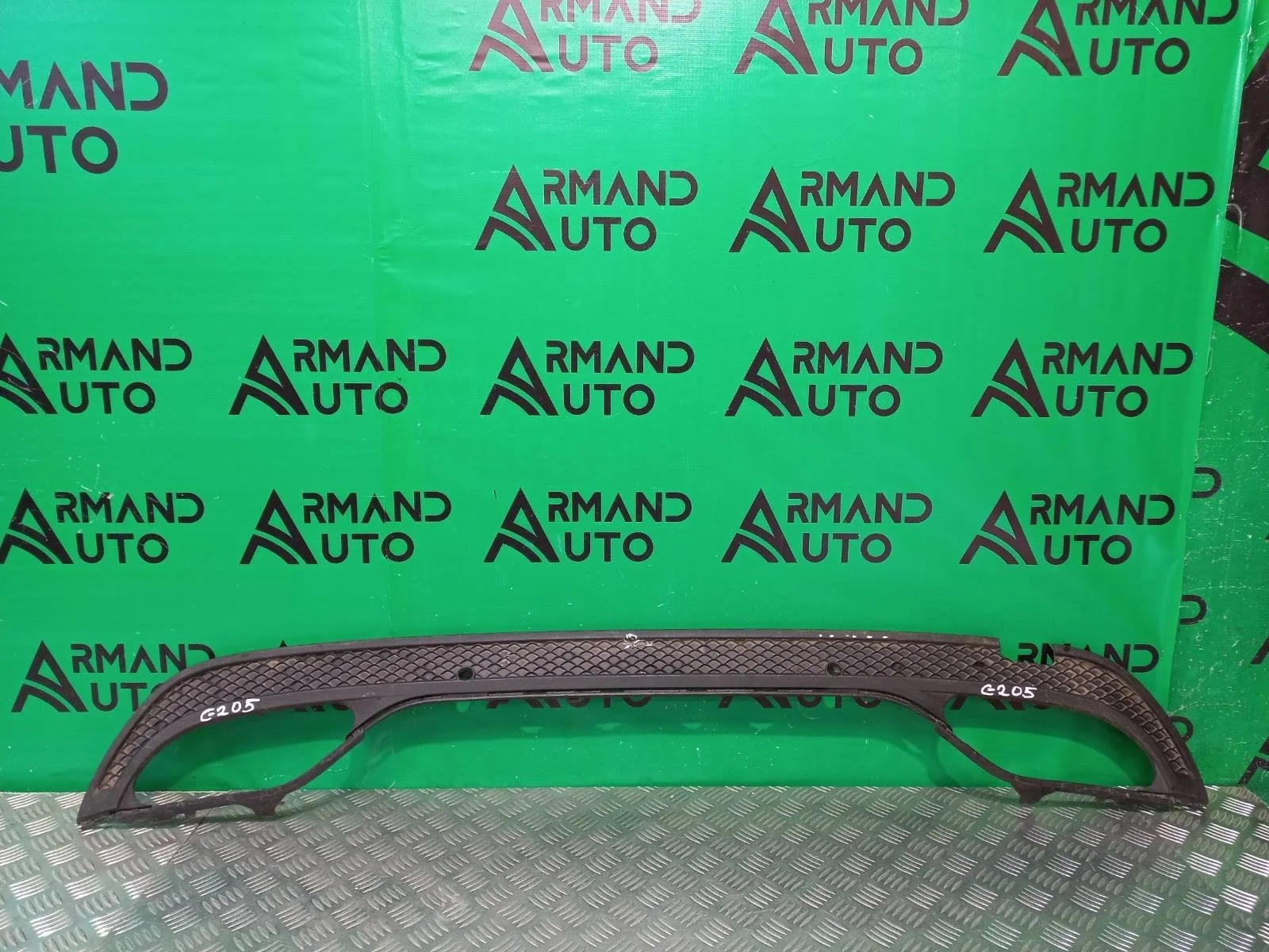 Накладка бампера Mercedes C-Class 2014-2018 A2058856238 W205, задняя
