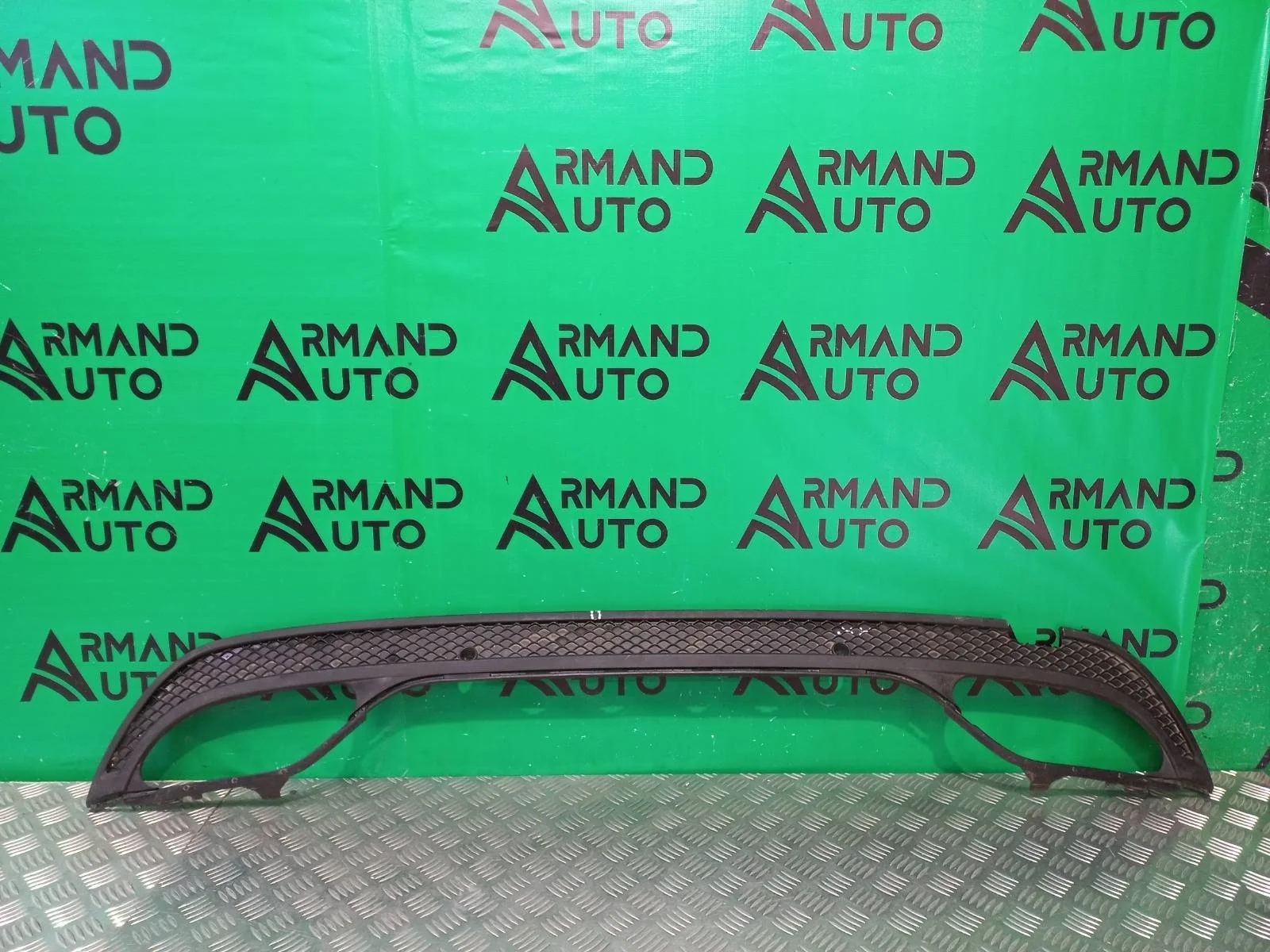 Накладка бампера Mercedes C-Class 2014-2018 A2058856238 W205, задняя