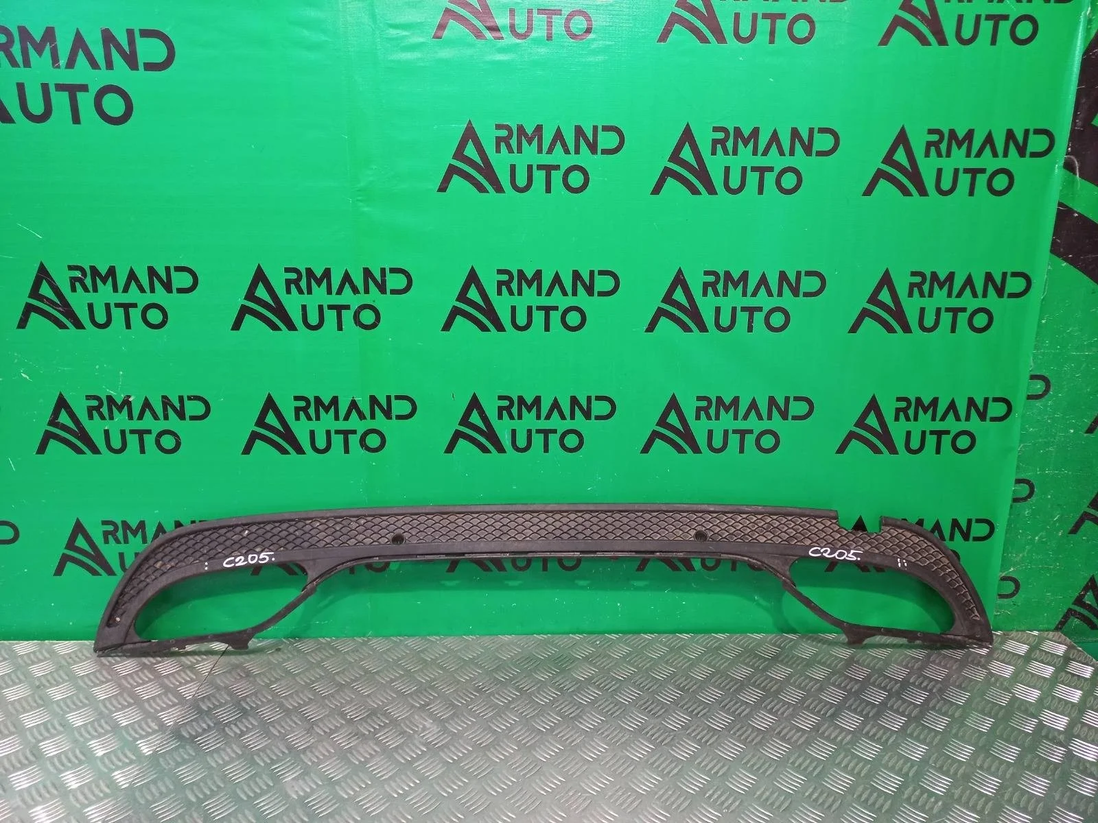 Накладка бампера Mercedes C-Class 2014-2018 A2058856238 W205, задняя