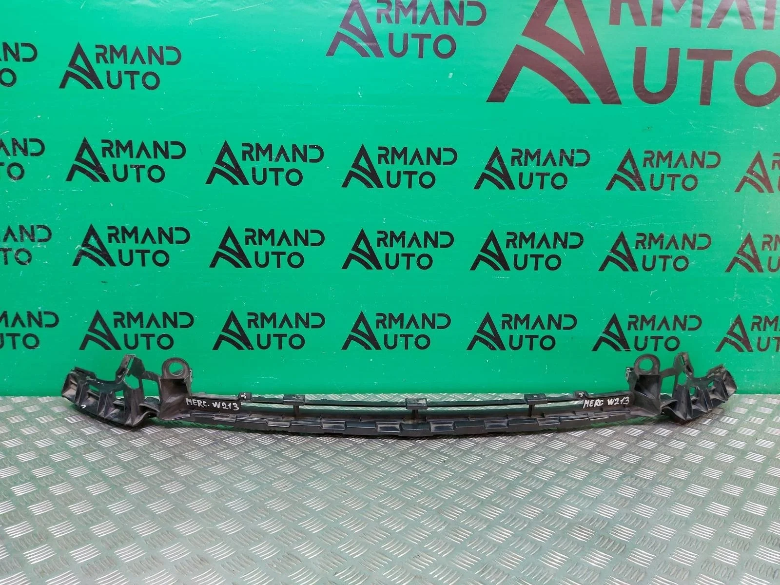 Кронштейн бампера Mercedes E-Class 2016-2020 A2138852500 W213, передний