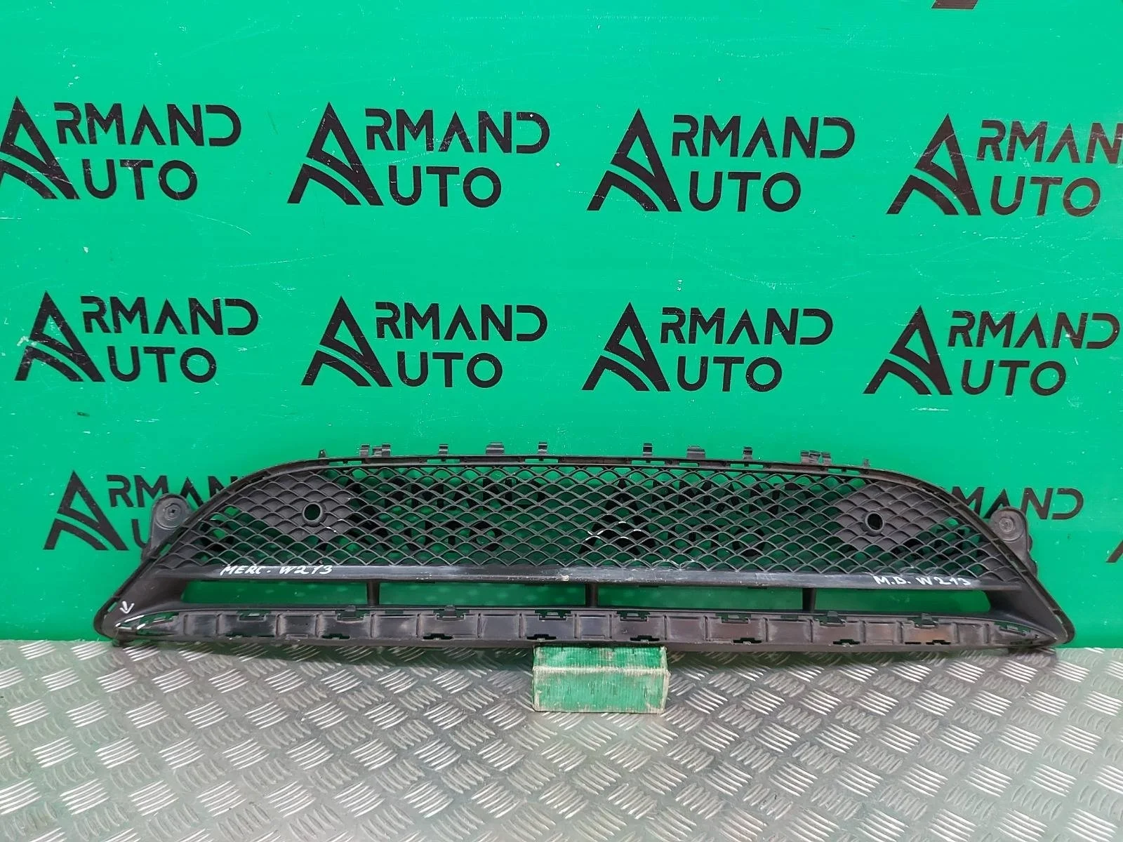 Решетка бампера Mercedes E-Class 2016-2020 A2138856900 W213, передняя