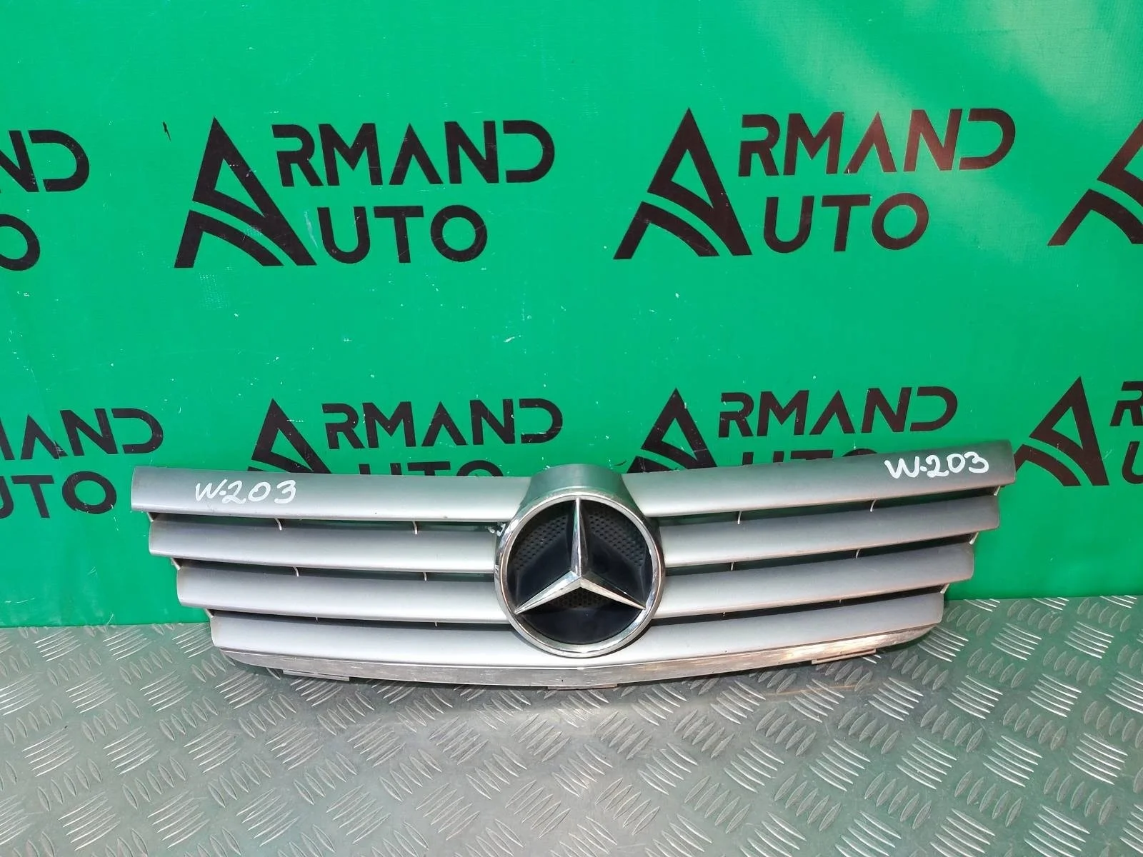 Решетка радиатора Mercedes C-Class 2000-2008 A20388003837246 W203