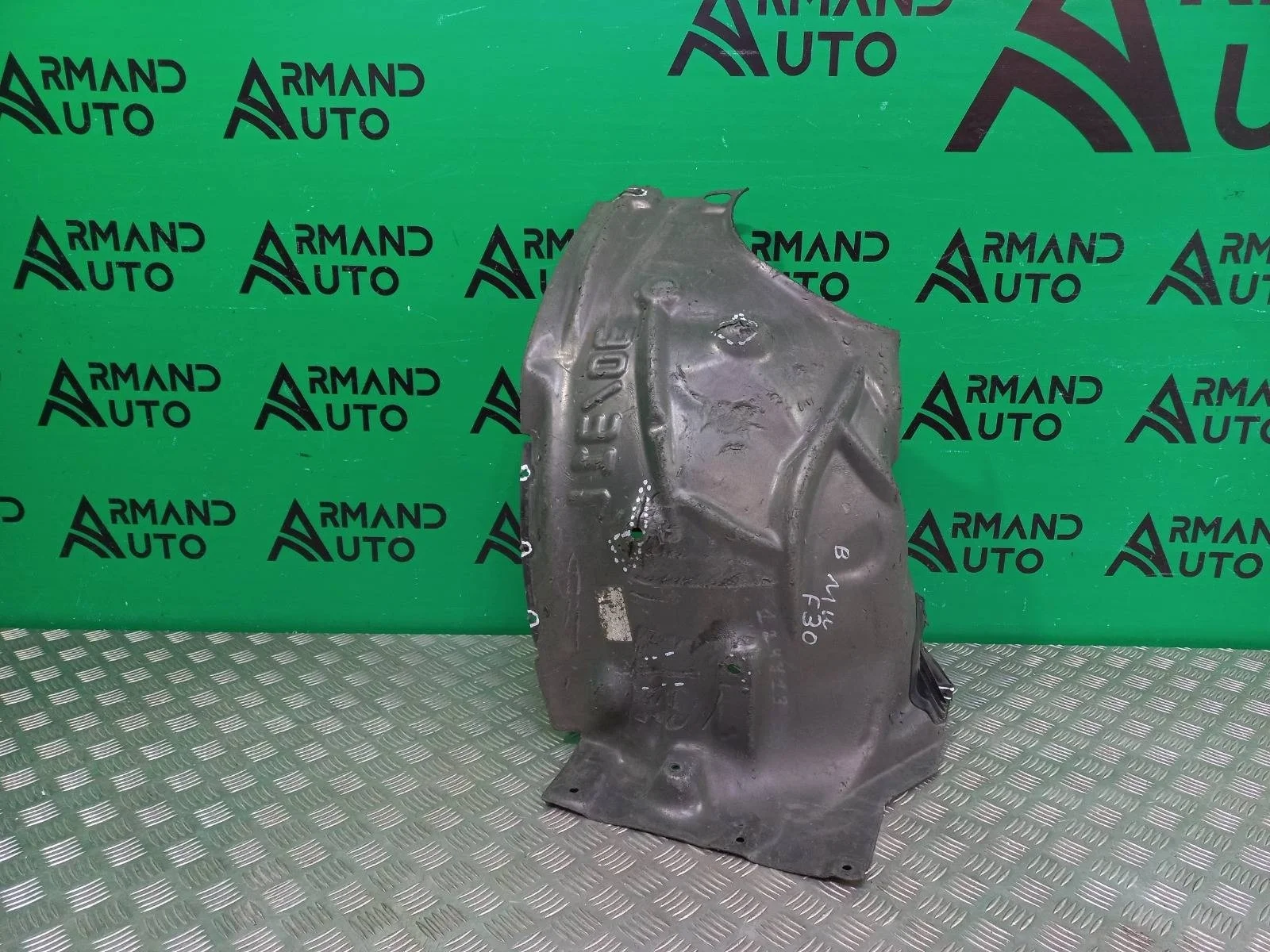 Подкрылок BMW 3 series 2011-2020 51717260699 F30 F31, передний левый