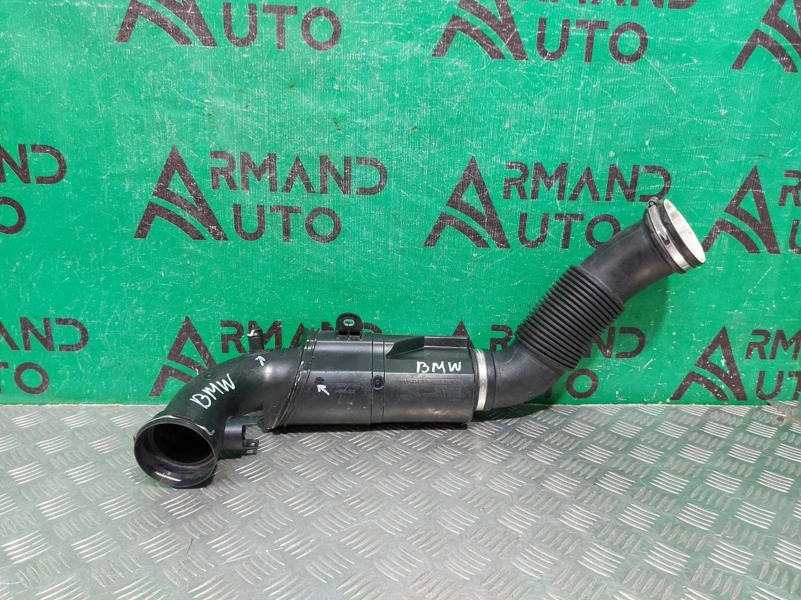 Патрубок интеркулера BMW X1 2015-2022 13717619268 F48