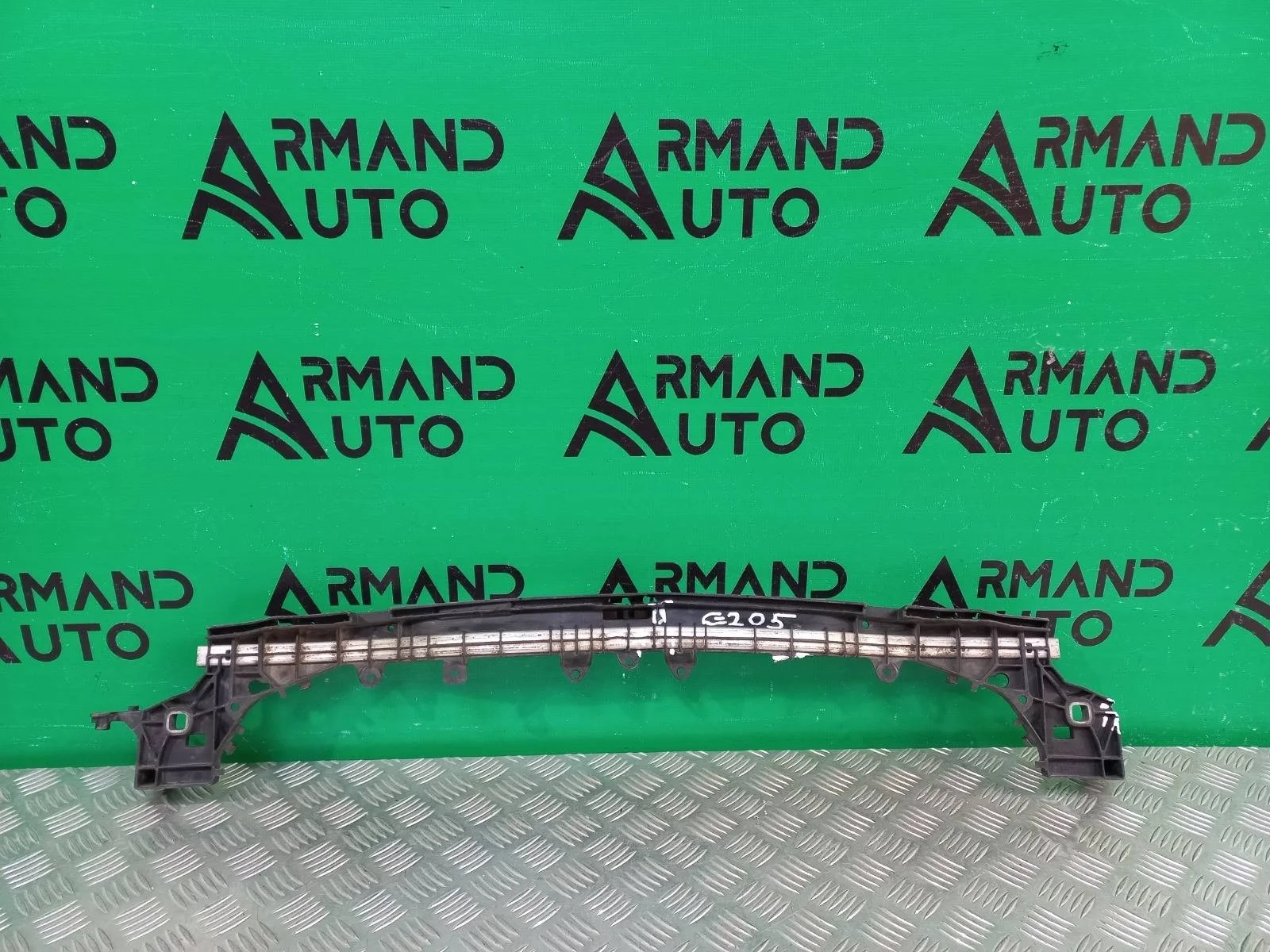 Кронштейн радиатора Mercedes C-Class 2014-2021 A2056204101 W205