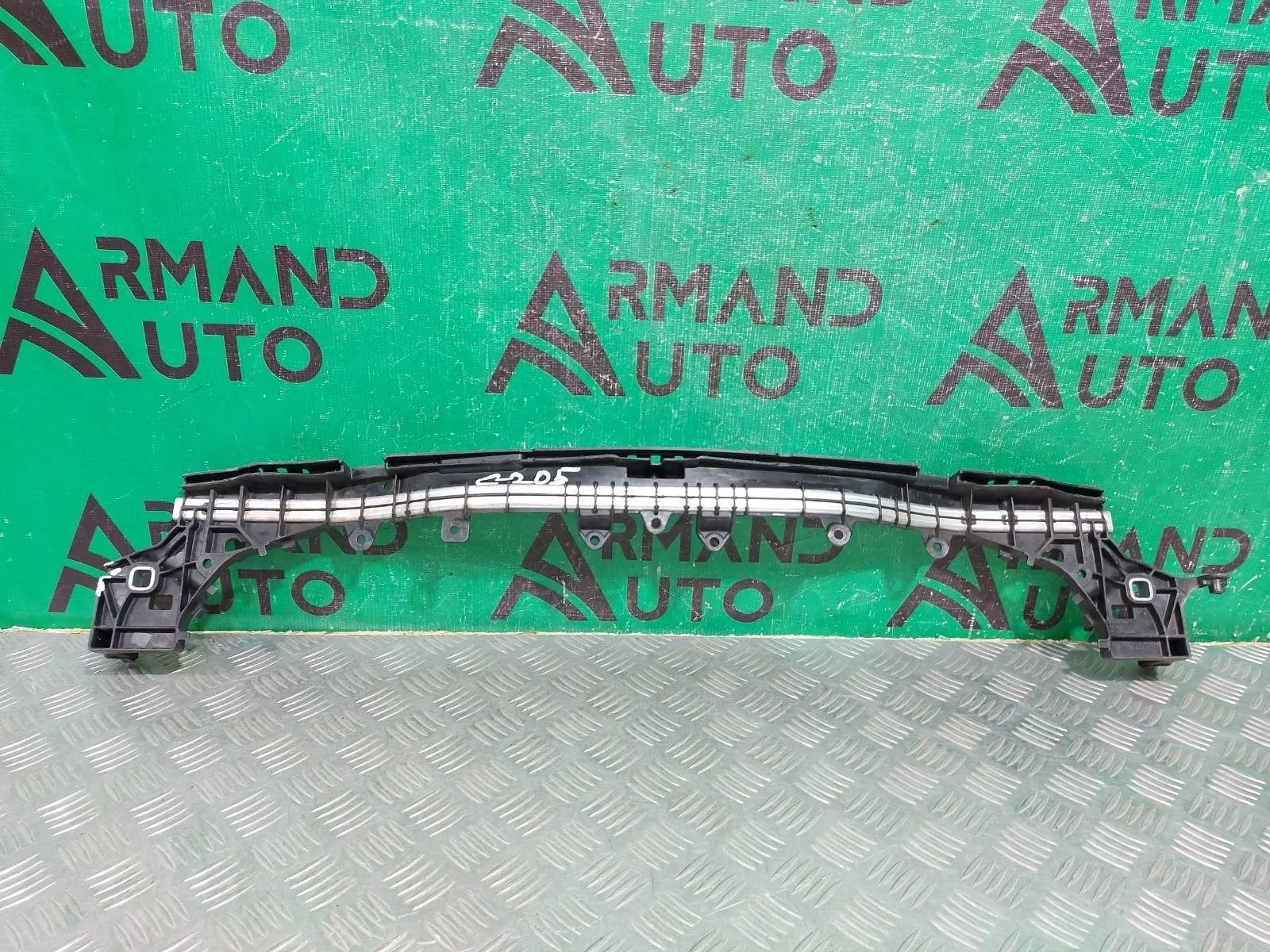 Кронштейн радиатора Mercedes C-Class 2014-2021 A2056204101 W205