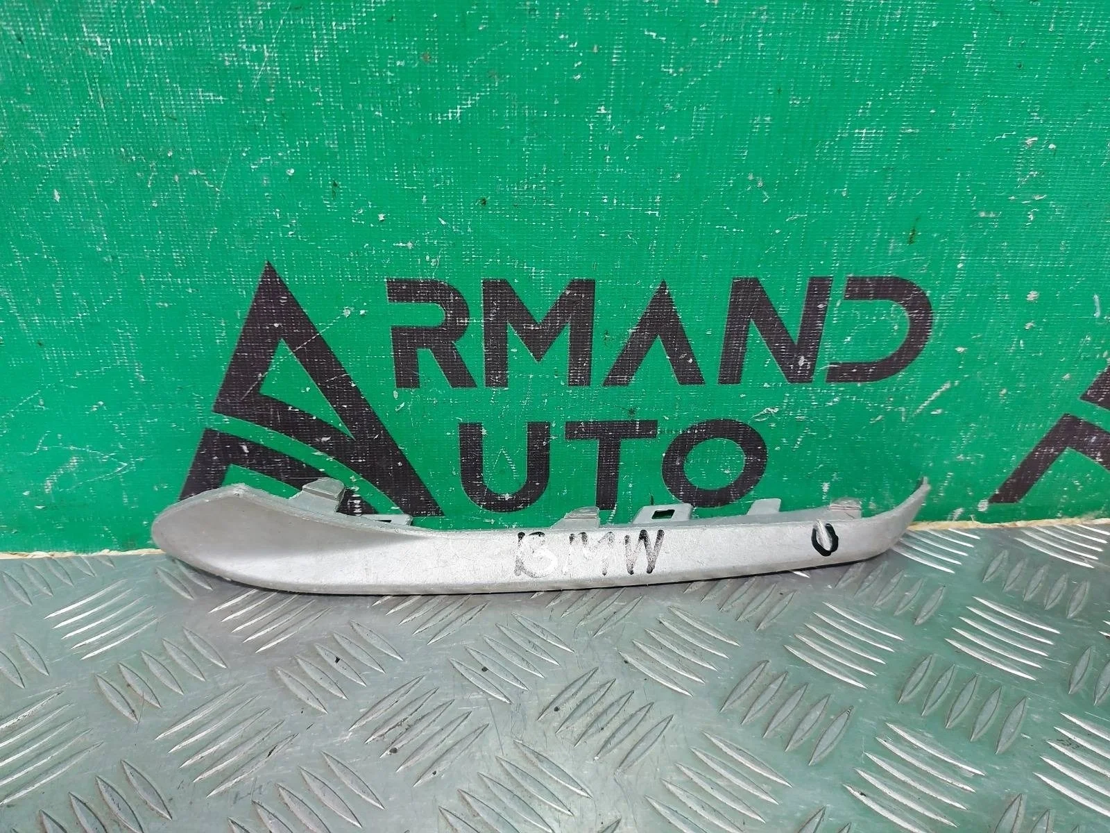 Накладка решетки бампера BMW X6 2014-2019 51117343259 F16, передняя левая