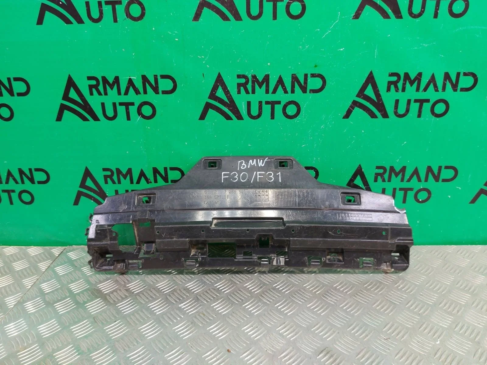 Кронштейн бампера центральный BMW 3 series 2011-2020 51127256921 F30 F31, задний