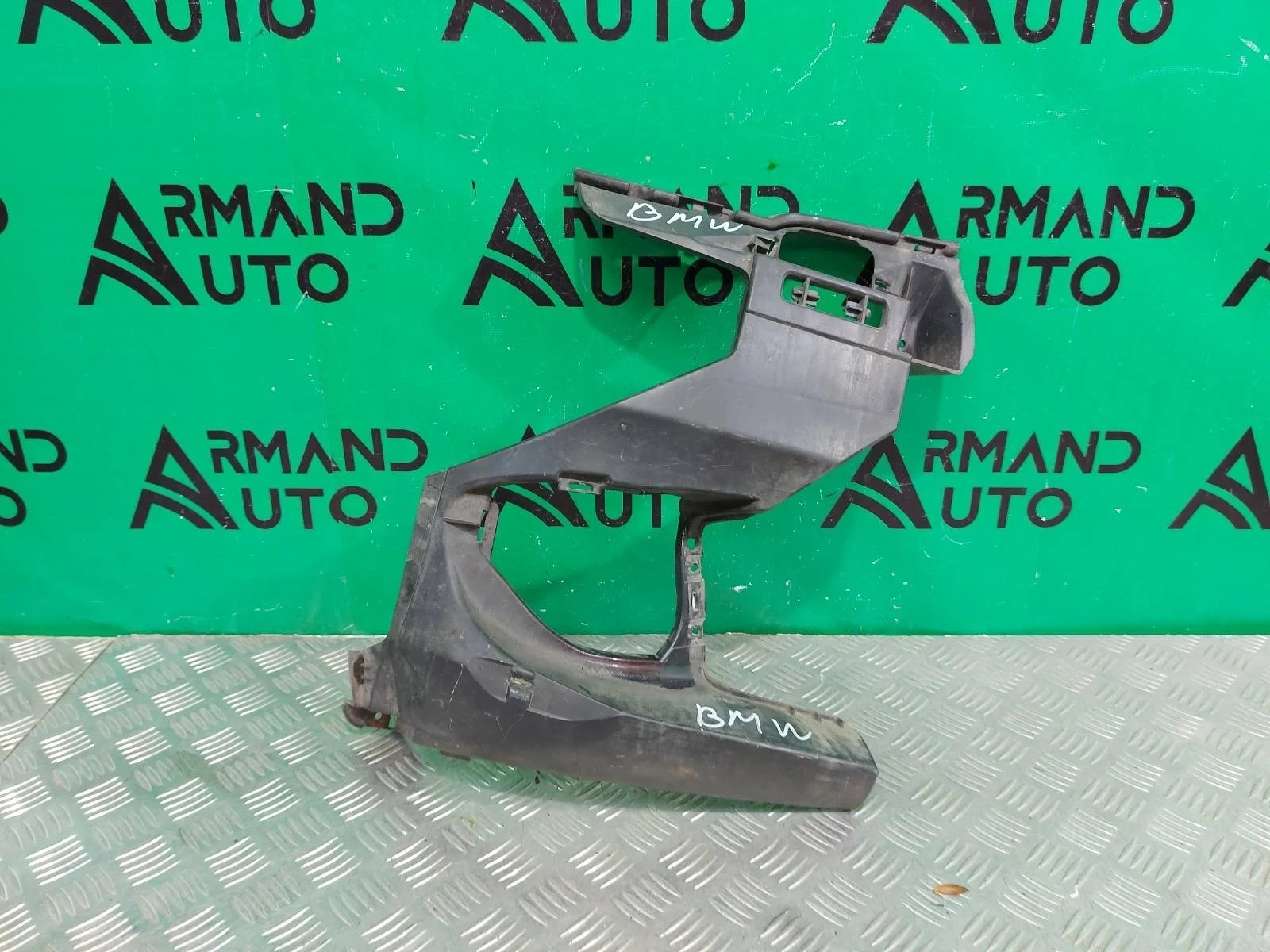 Кронштейн бампера BMW 5 series 2009-2013 51117248036 F07 GT, передний правый