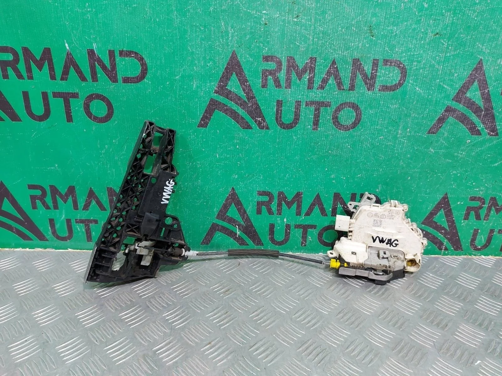 Замок двери Audi A6 2011-2018 8J1837015C 4 C7, передний левый