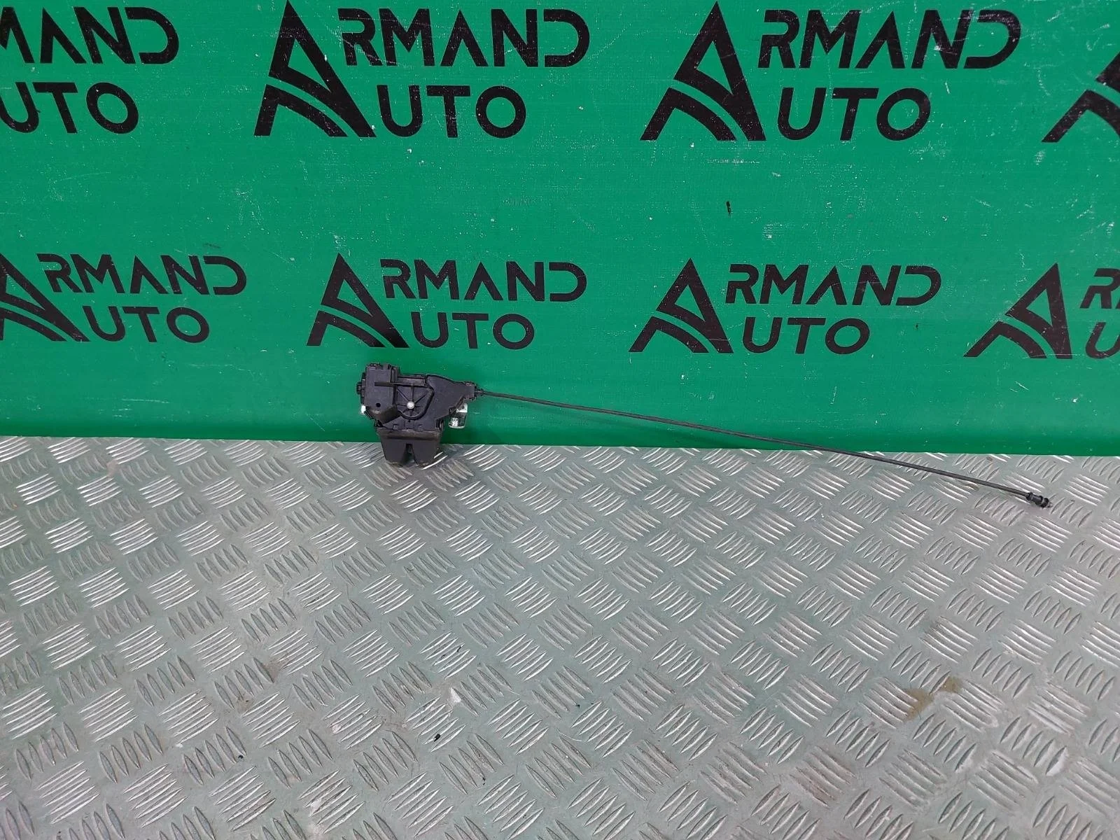 Замок крышки багажника Mercedes C-Class 2014-2021 A2047500485 W205