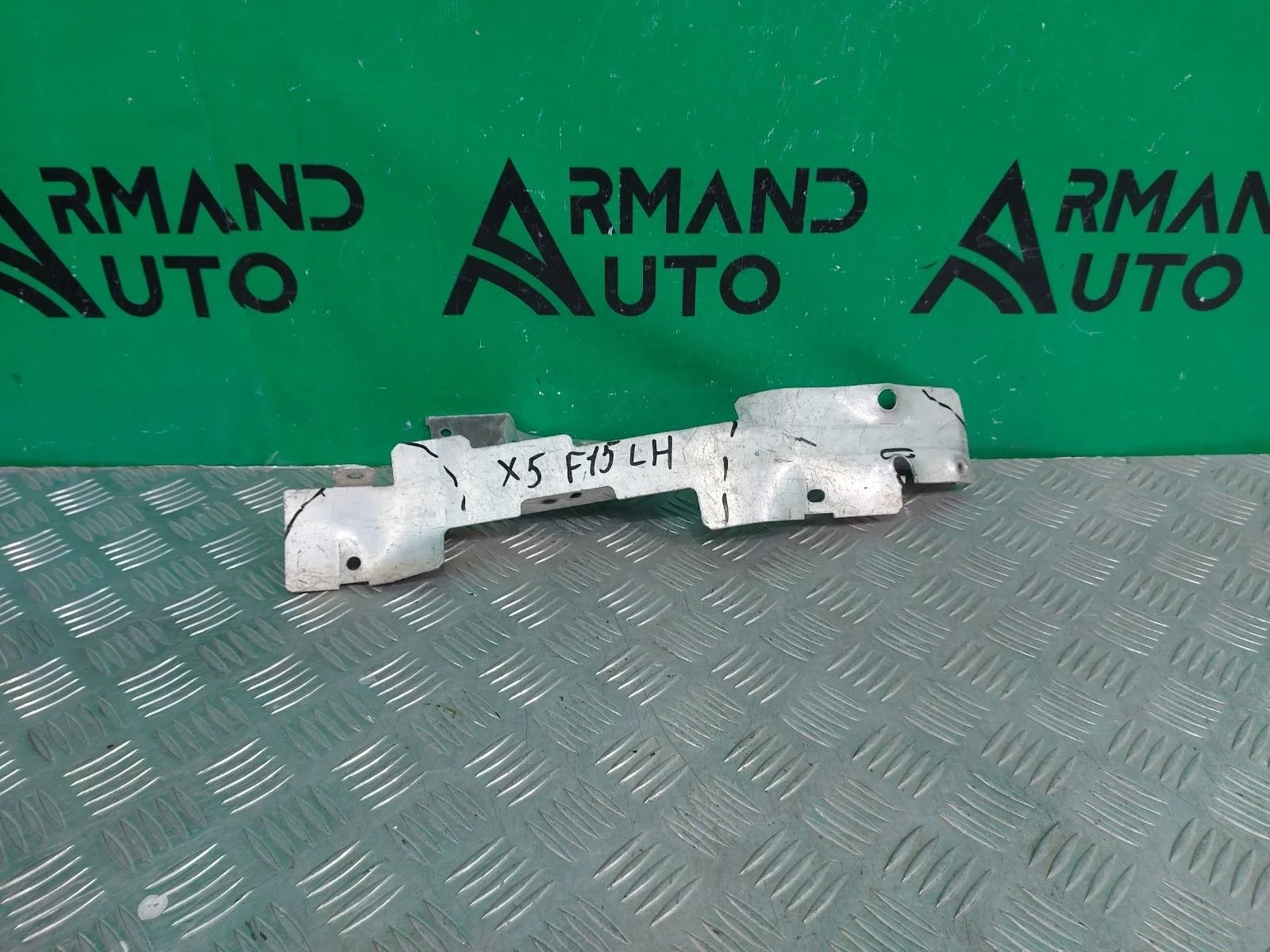 Кронштейн фары BMW X5 2013-2018 51647294491 F15, левый