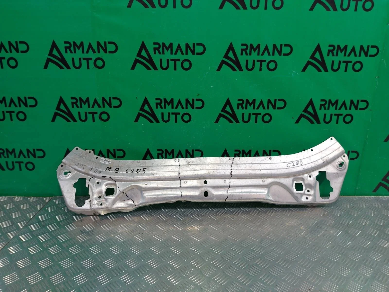Панель передняя (суппорт радиатора) верхняя Mercedes C-Class 2014-2021 A2056204201 W205