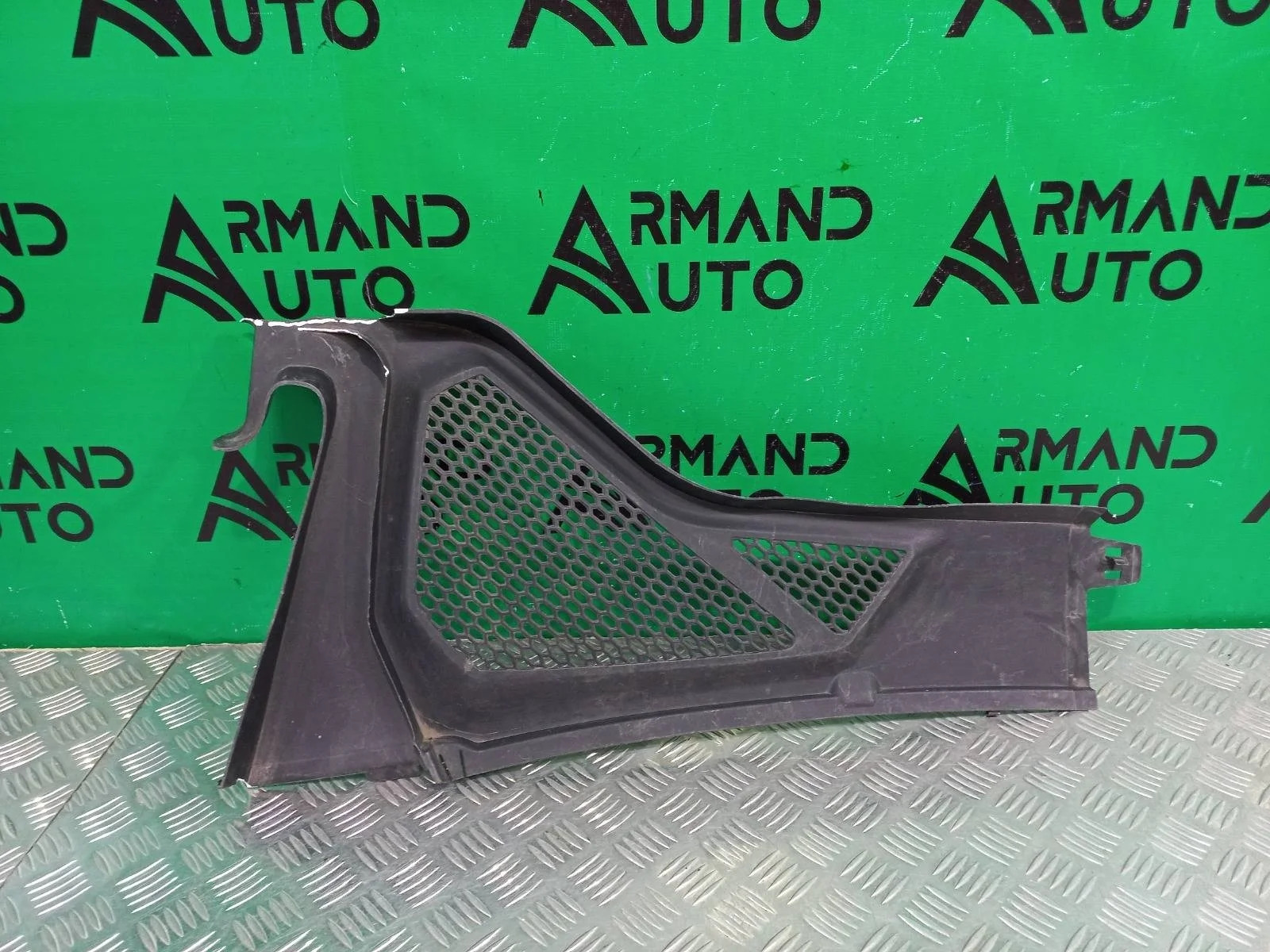 Жабо BMW X5 2013-2018 64319245593 F15, левое
