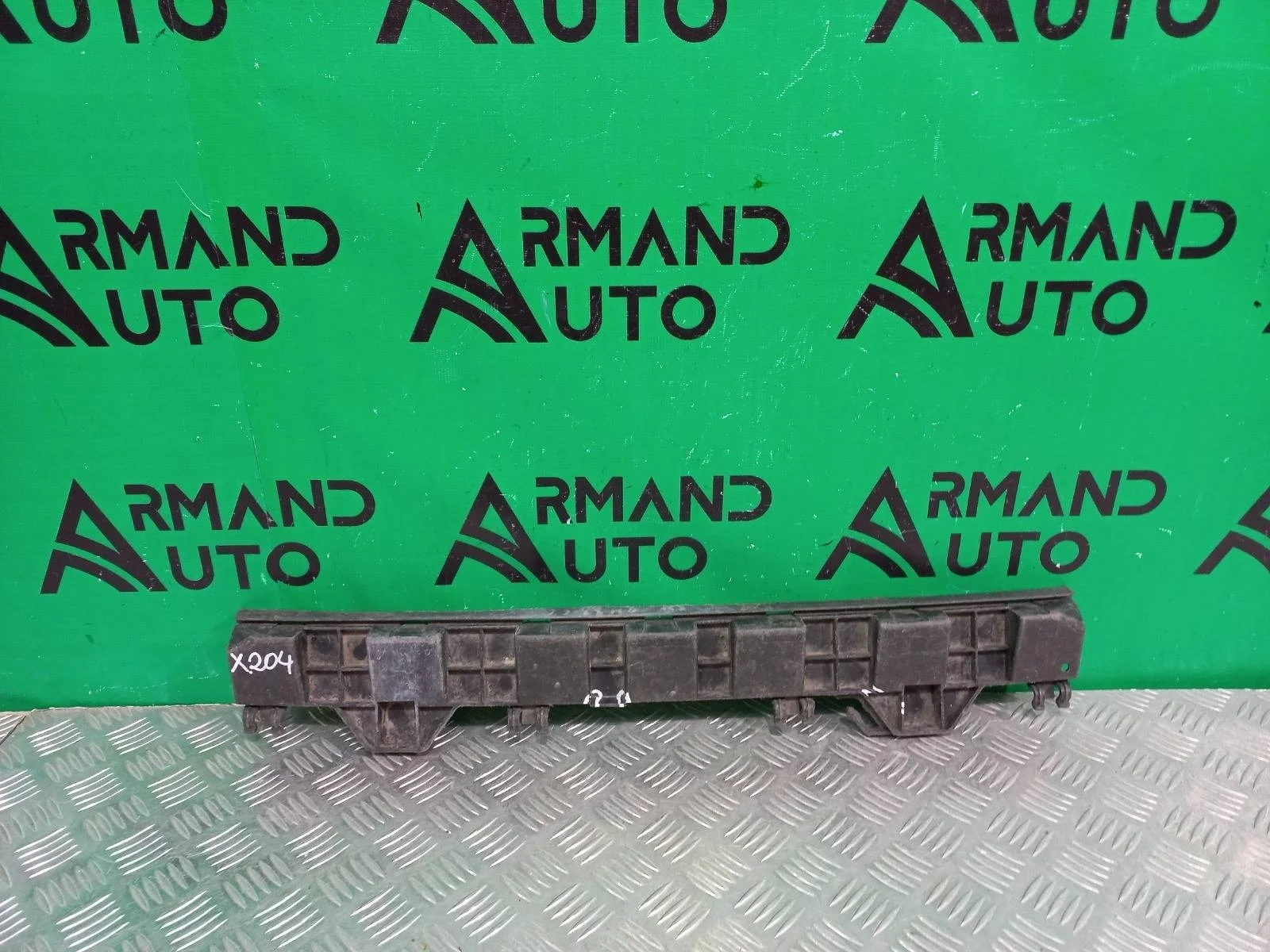Кронштейн бампера центральный Mercedes C-Class 2006-2015 A2048850565 W204, задний