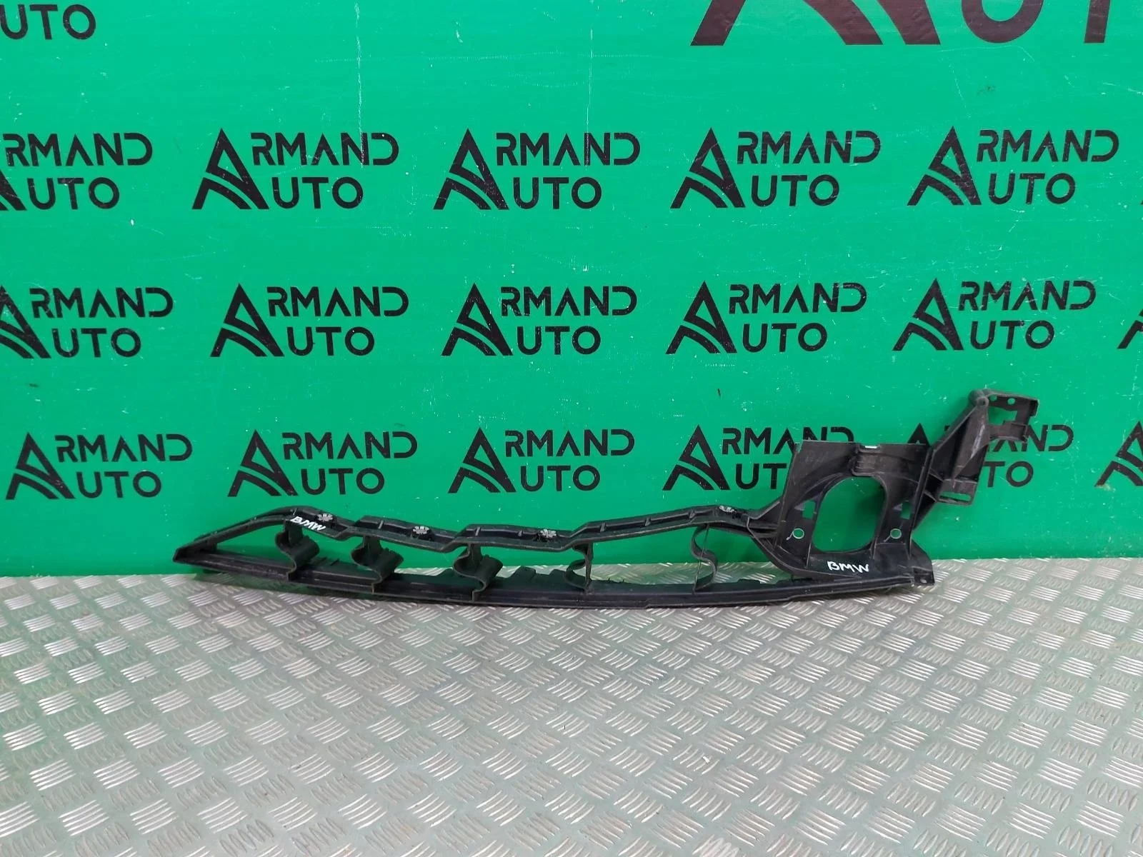 Кронштейн крыла BMW X5 2006-2013 51657157989 E70, передний левый