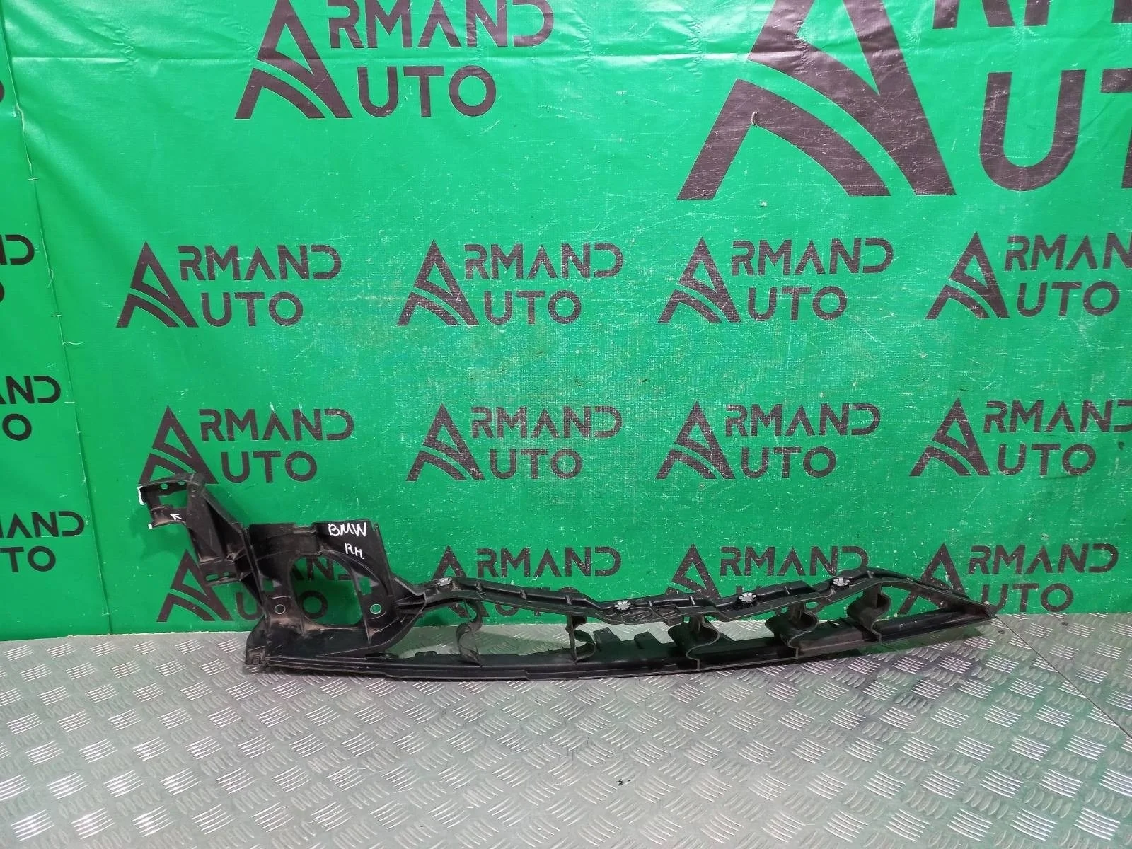Кронштейн крыла BMW X5 2006-2013 51657157990 E70, передний правый